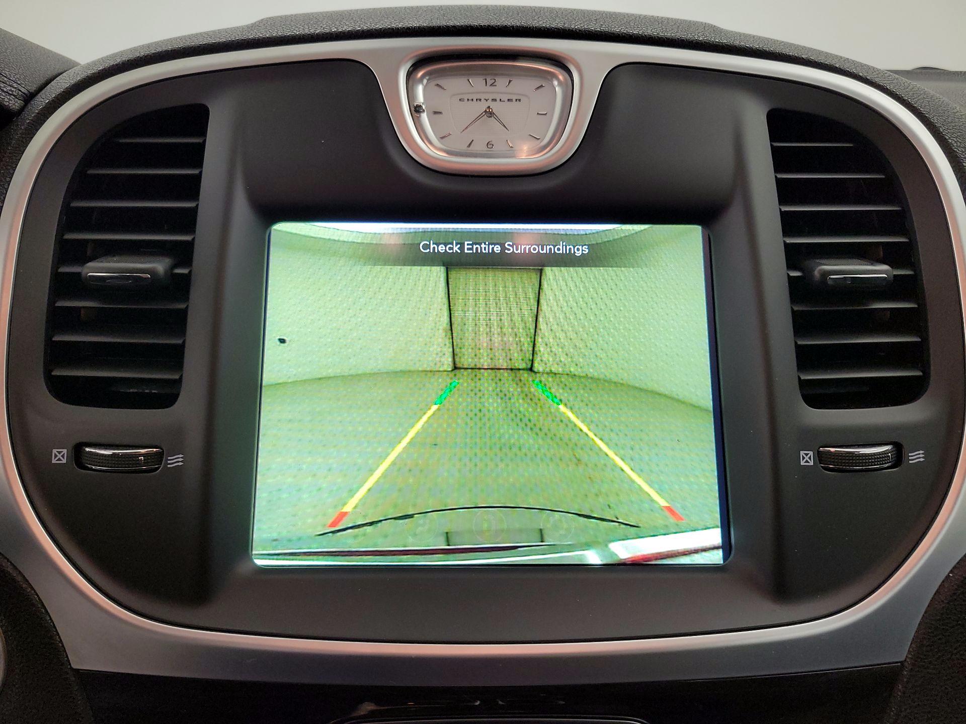 Thumbnail: 2022 Chrysler 300 - 14