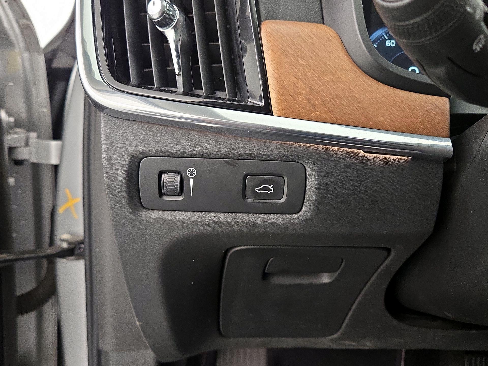 Thumbnail: 2018 Volvo S90 - 13