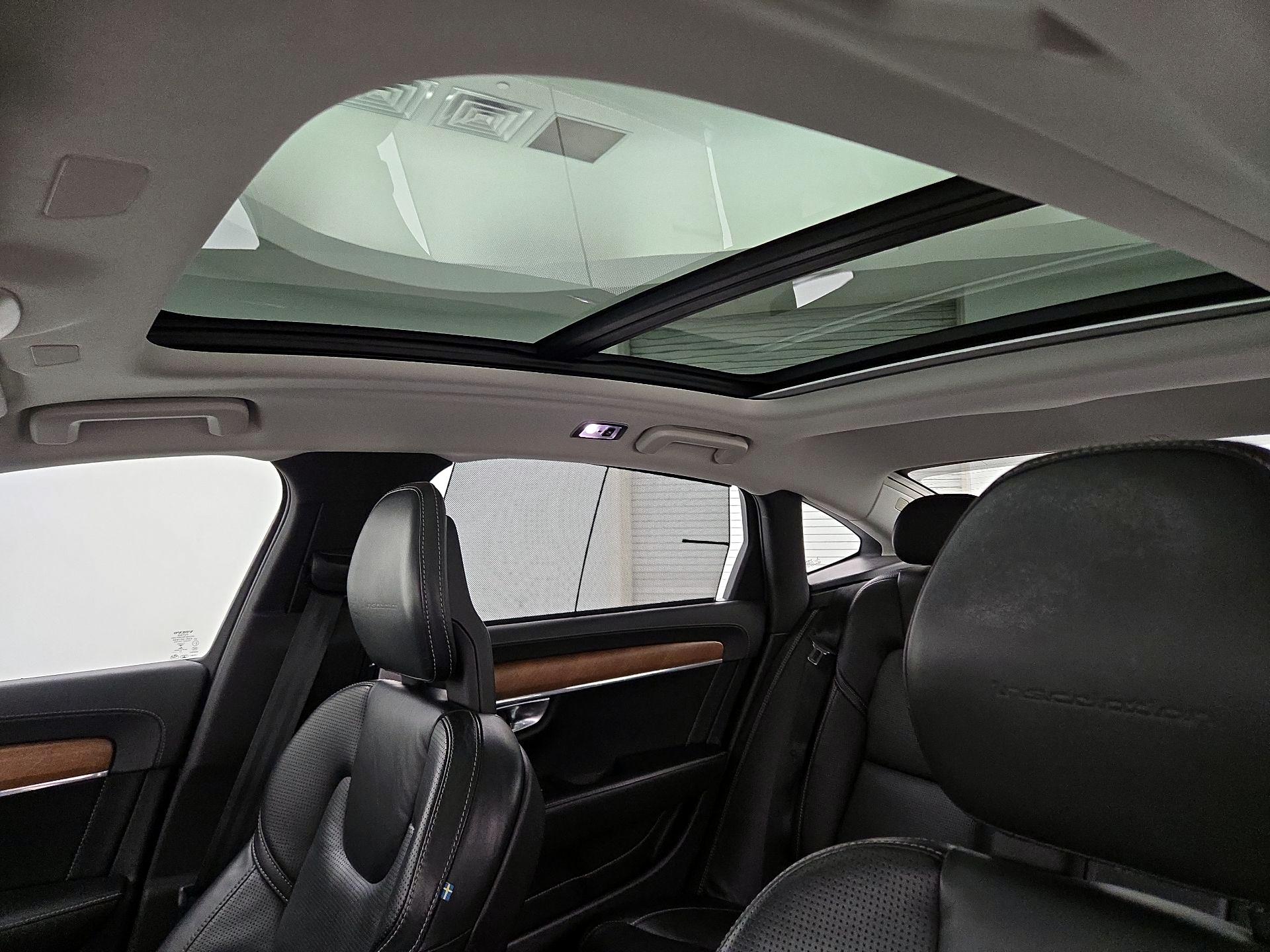 Thumbnail: 2018 Volvo S90 - 20