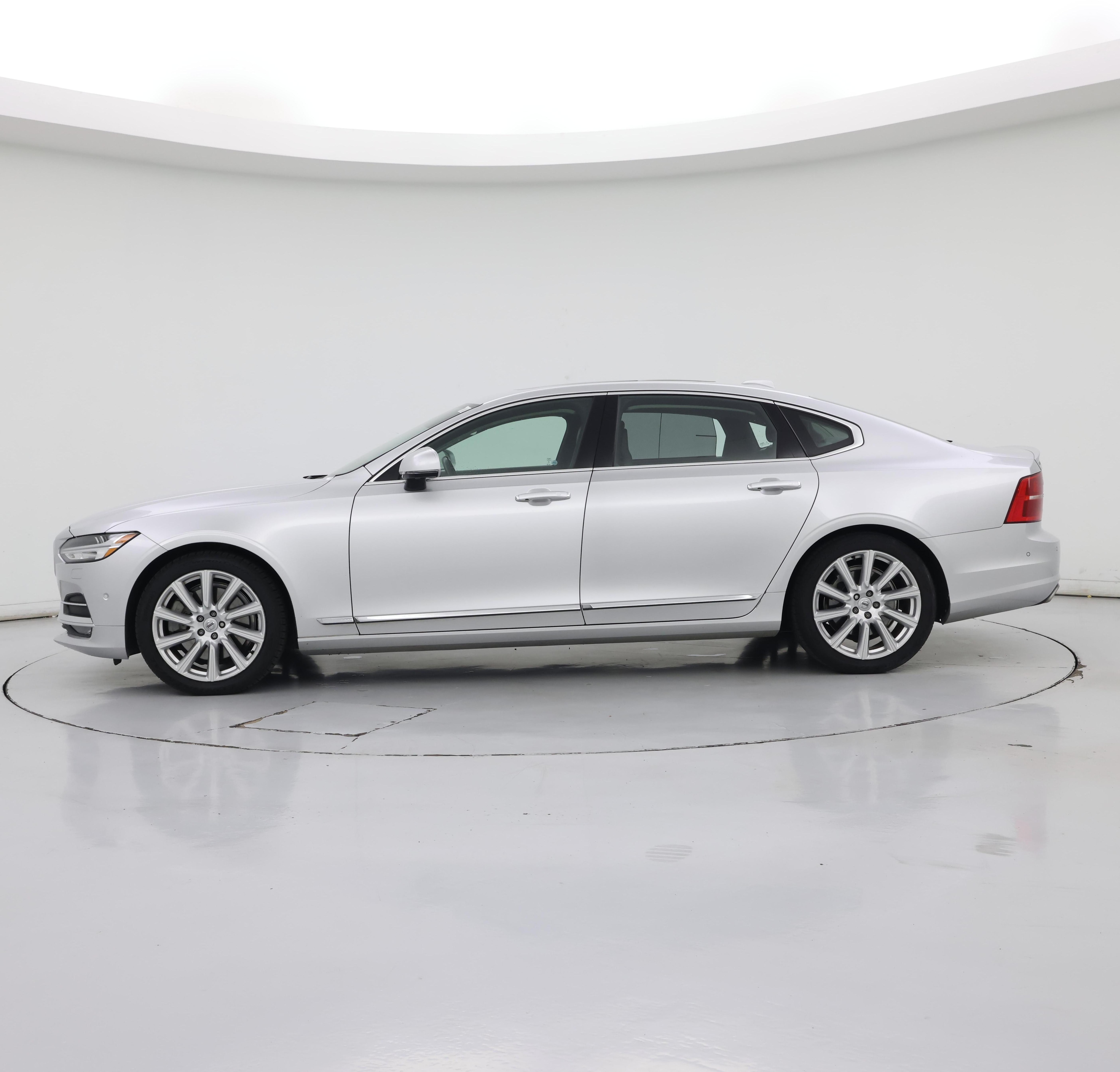 Thumbnail: 2018 Volvo S90 - 3