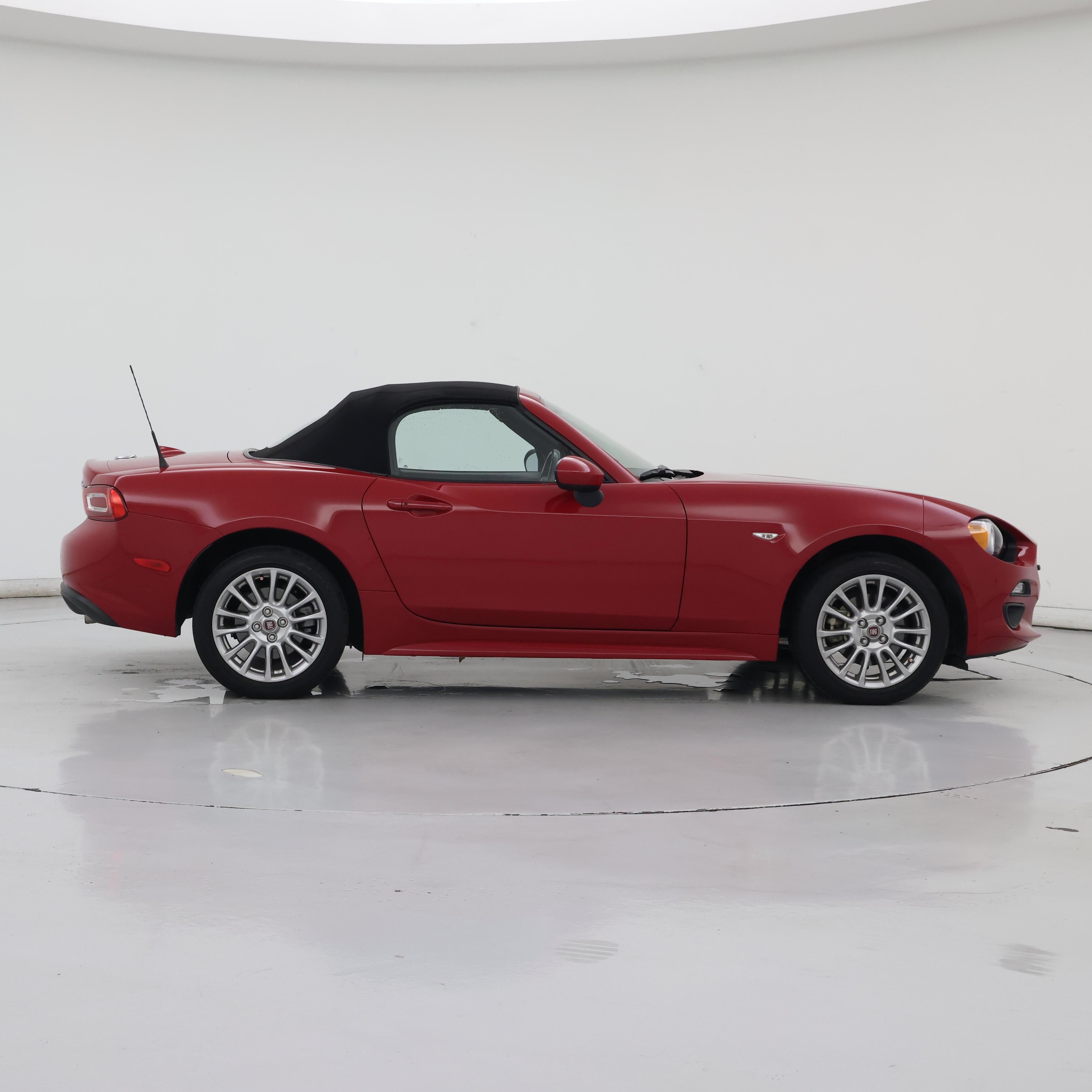 Thumbnail: 2019 Fiat 124 Spider - 7