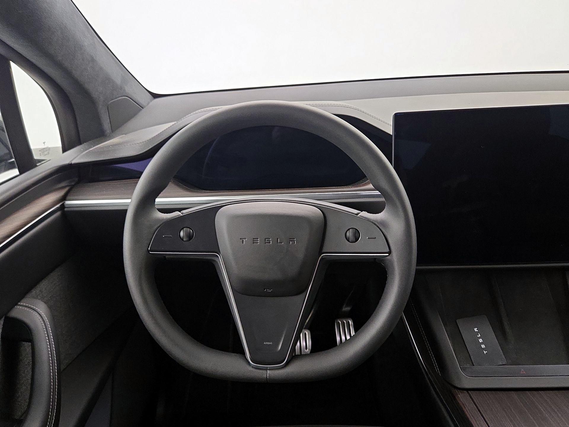 Thumbnail: 2024 Tesla Model X - 10