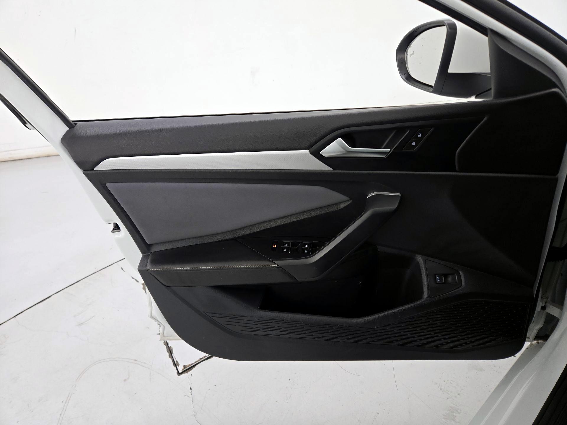 Thumbnail: 2025 Volkswagen Jetta - 12