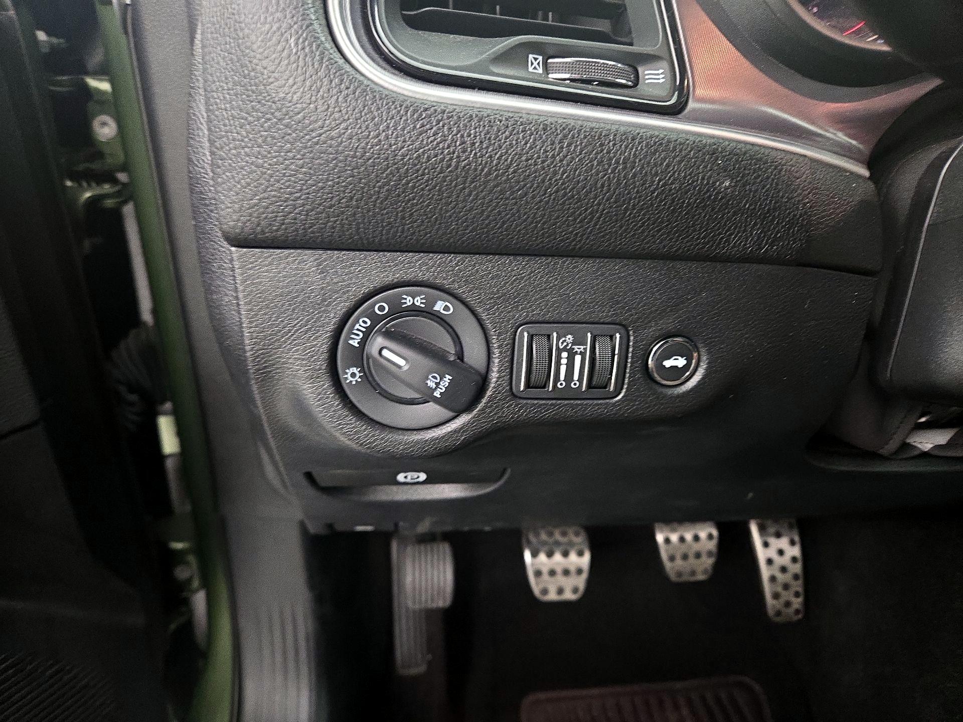 Thumbnail: 2019 Dodge Challenger - 13