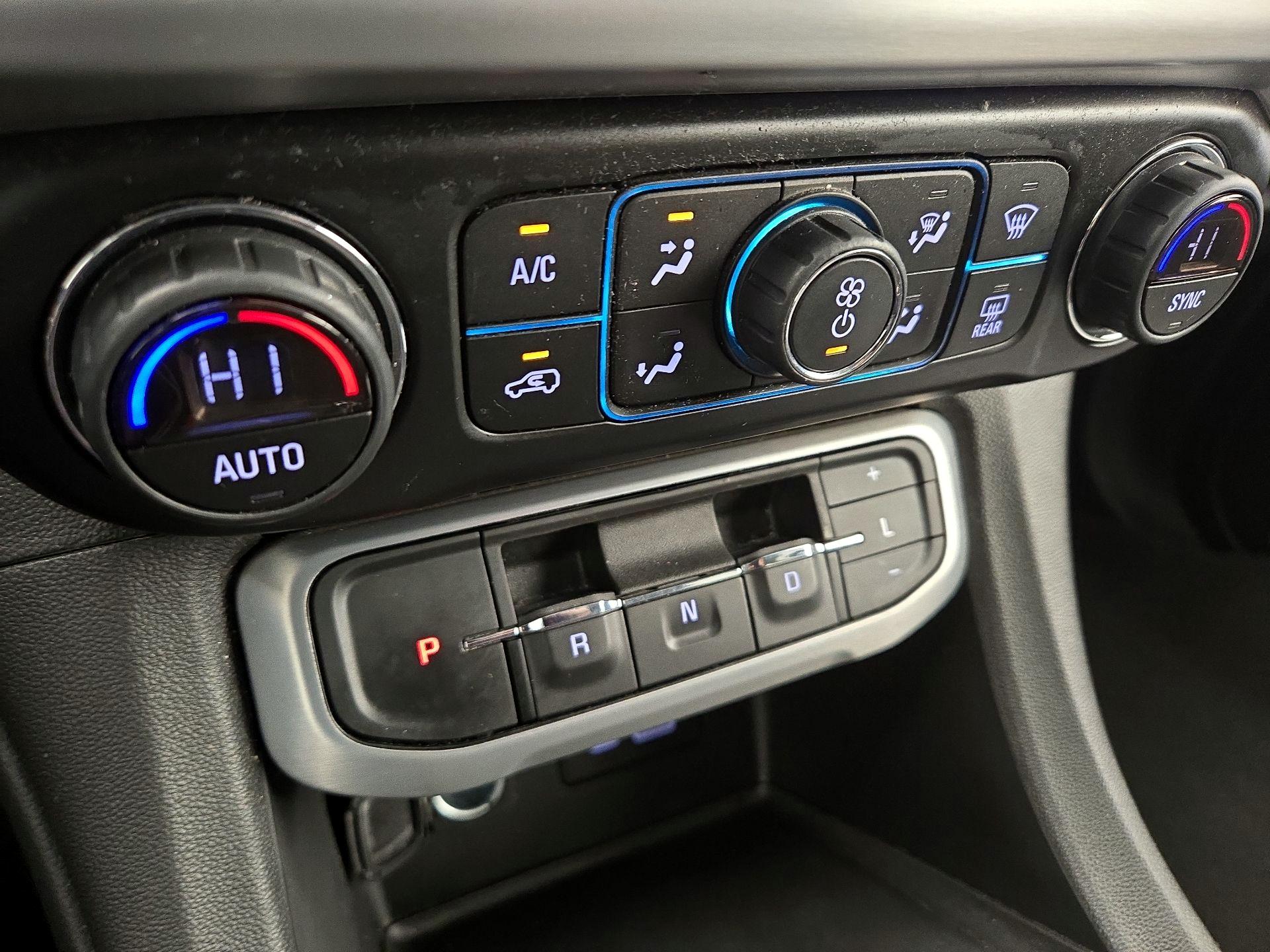 Thumbnail: 2022 GMC Acadia - 16