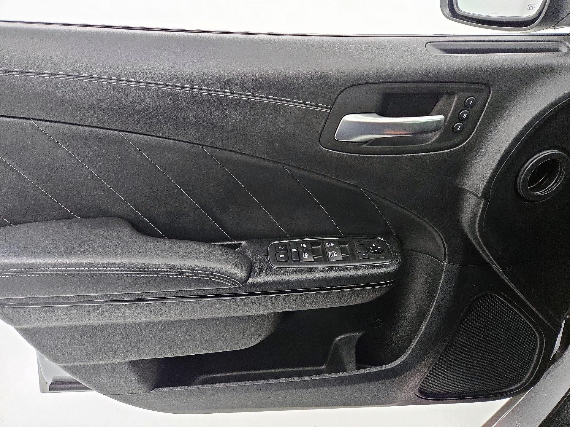 Thumbnail: 2020 Dodge Charger - 12