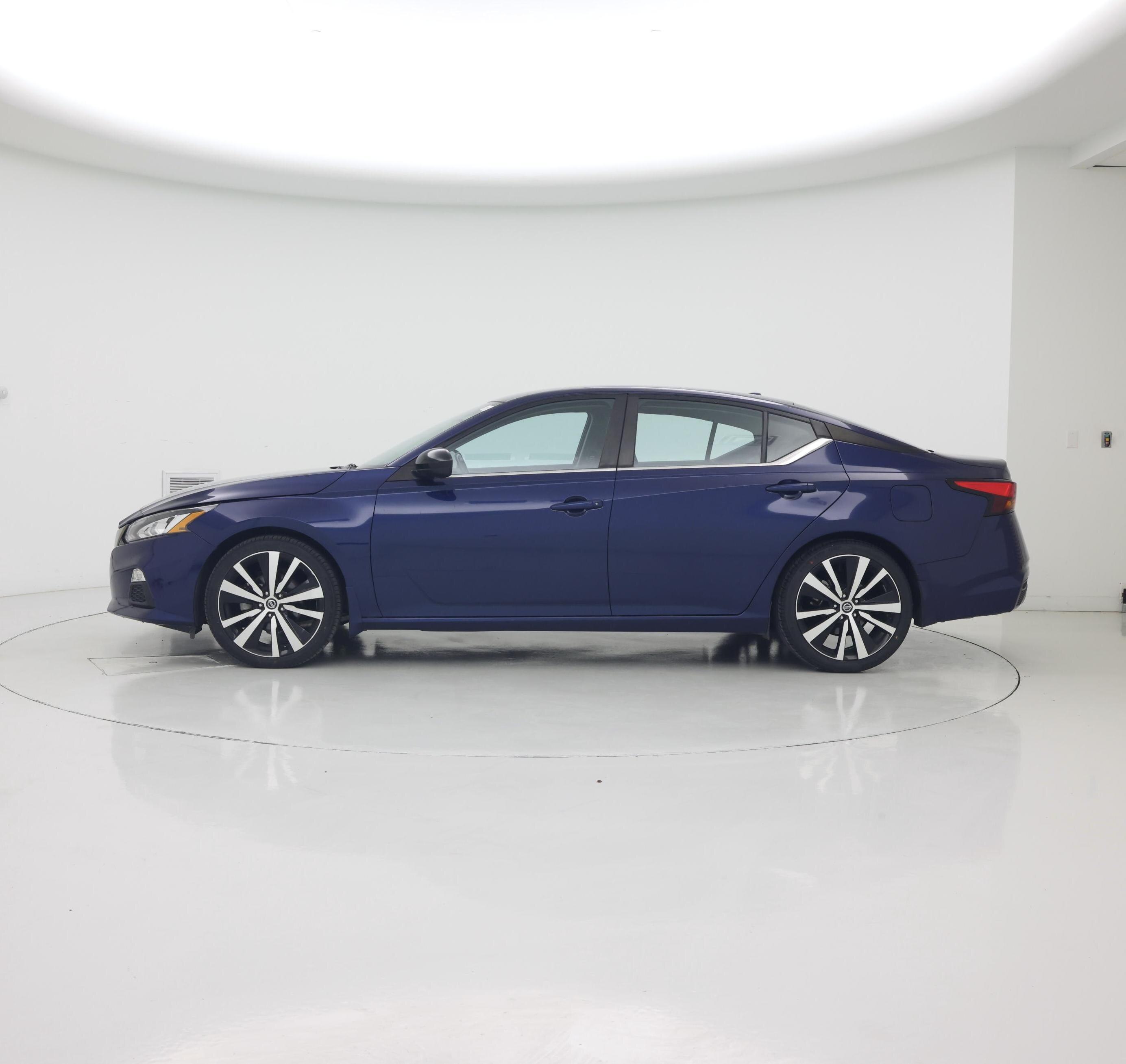 Thumbnail: 2021 Nissan Altima - 3