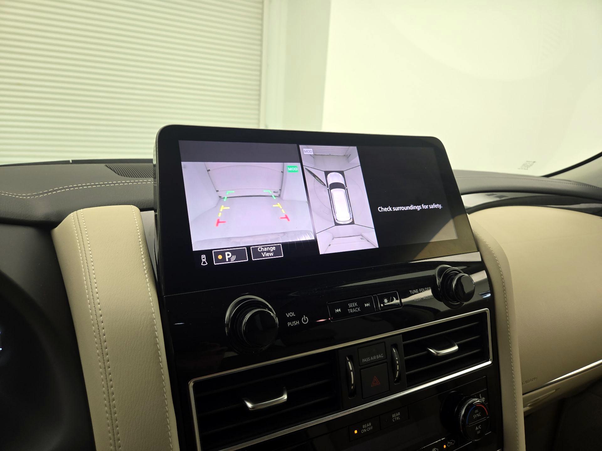 Thumbnail: 2023 INFINITI QX80 - 14