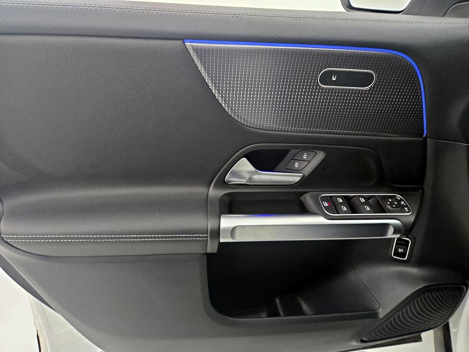 Thumbnail: 2022 Mercedes-Benz GLB - 12