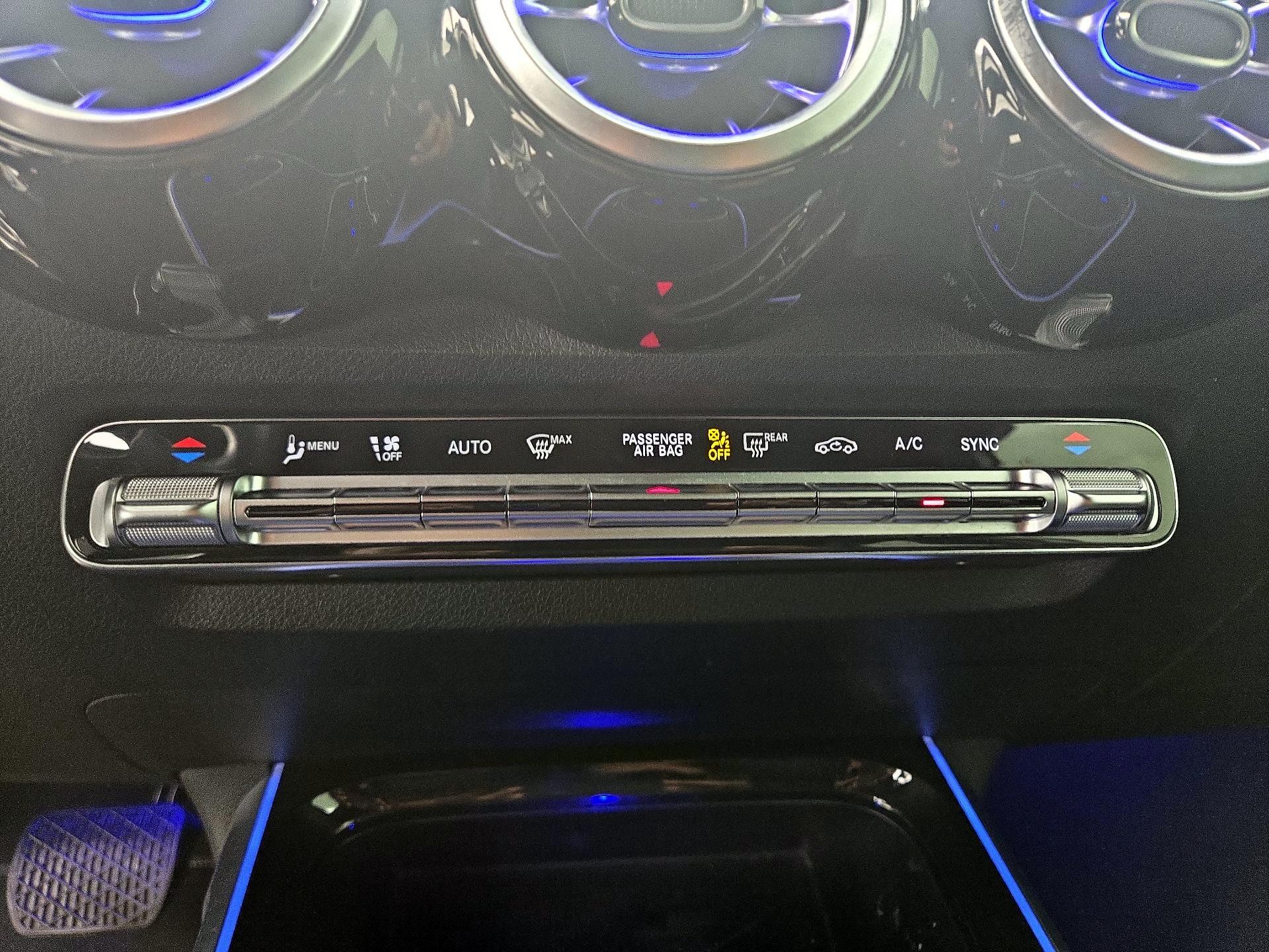 Thumbnail: 2022 Mercedes-Benz GLB - 16