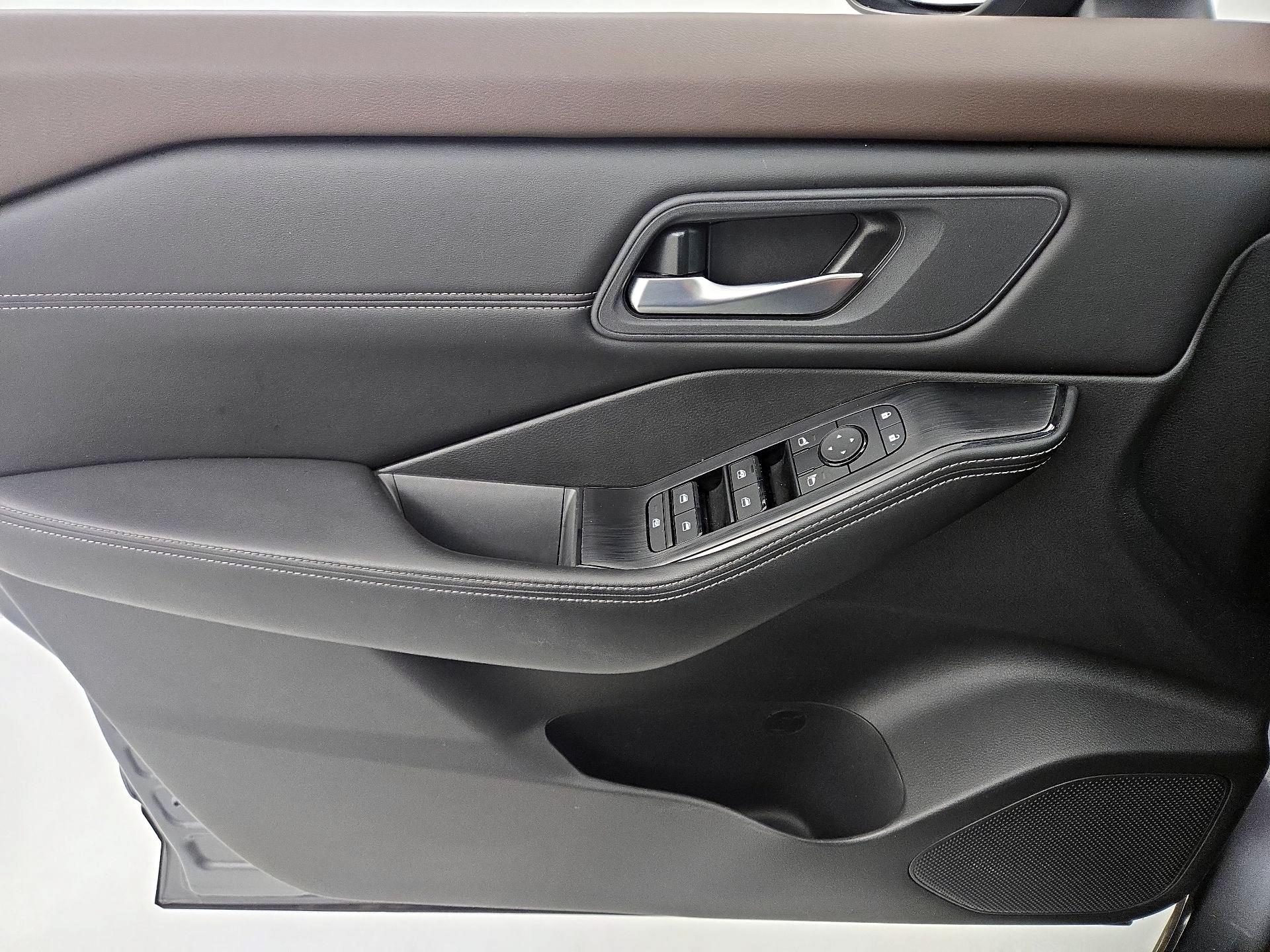 Thumbnail: 2023 Nissan Rogue - 12