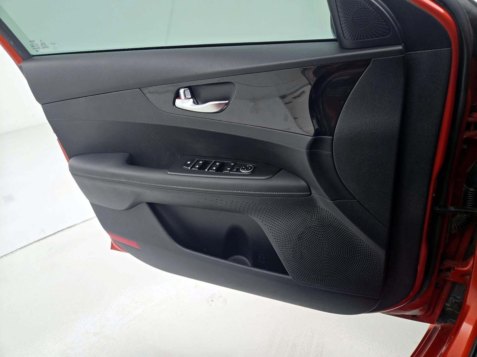 Thumbnail: 2023 Kia Forte - 12