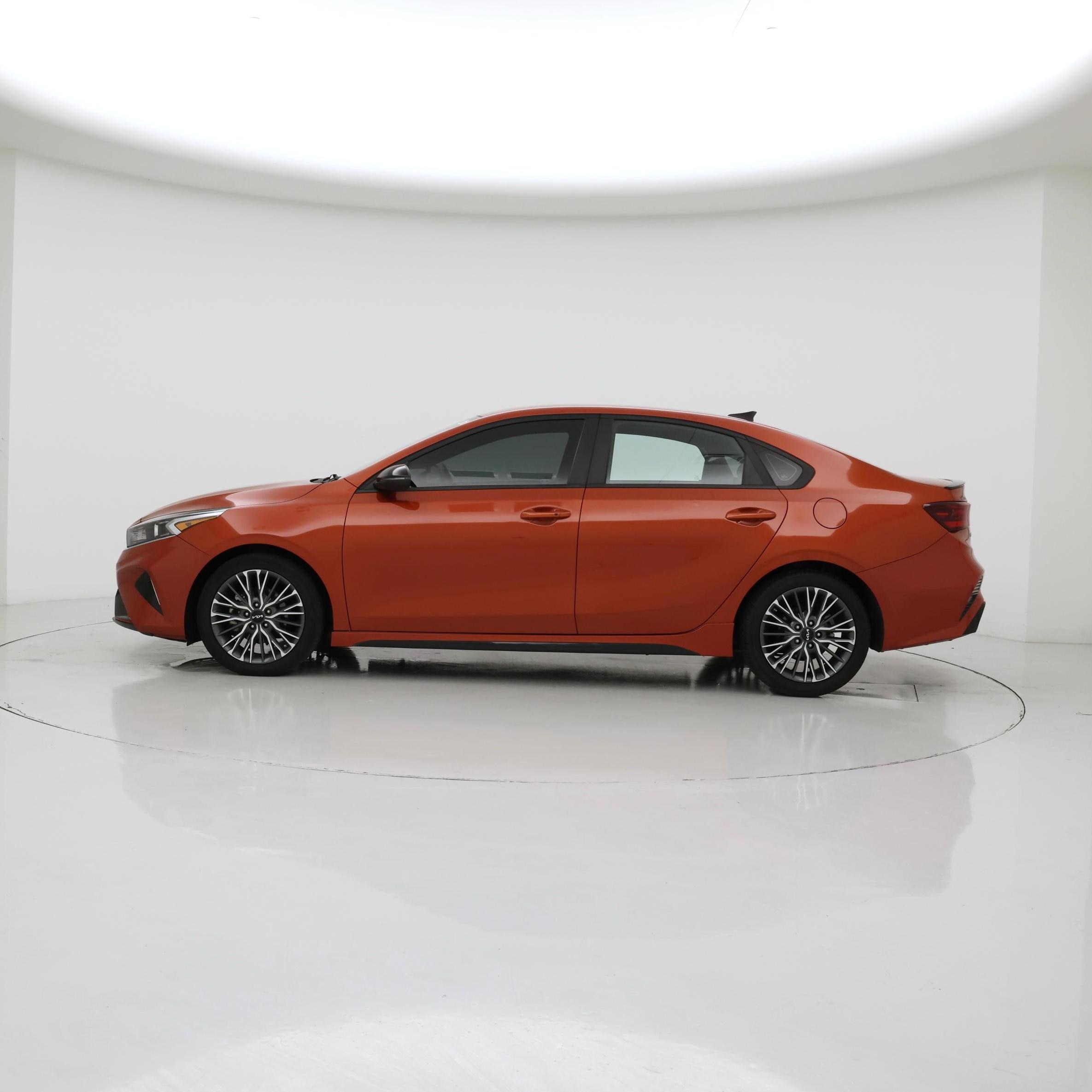 Thumbnail: 2023 Kia Forte - 3