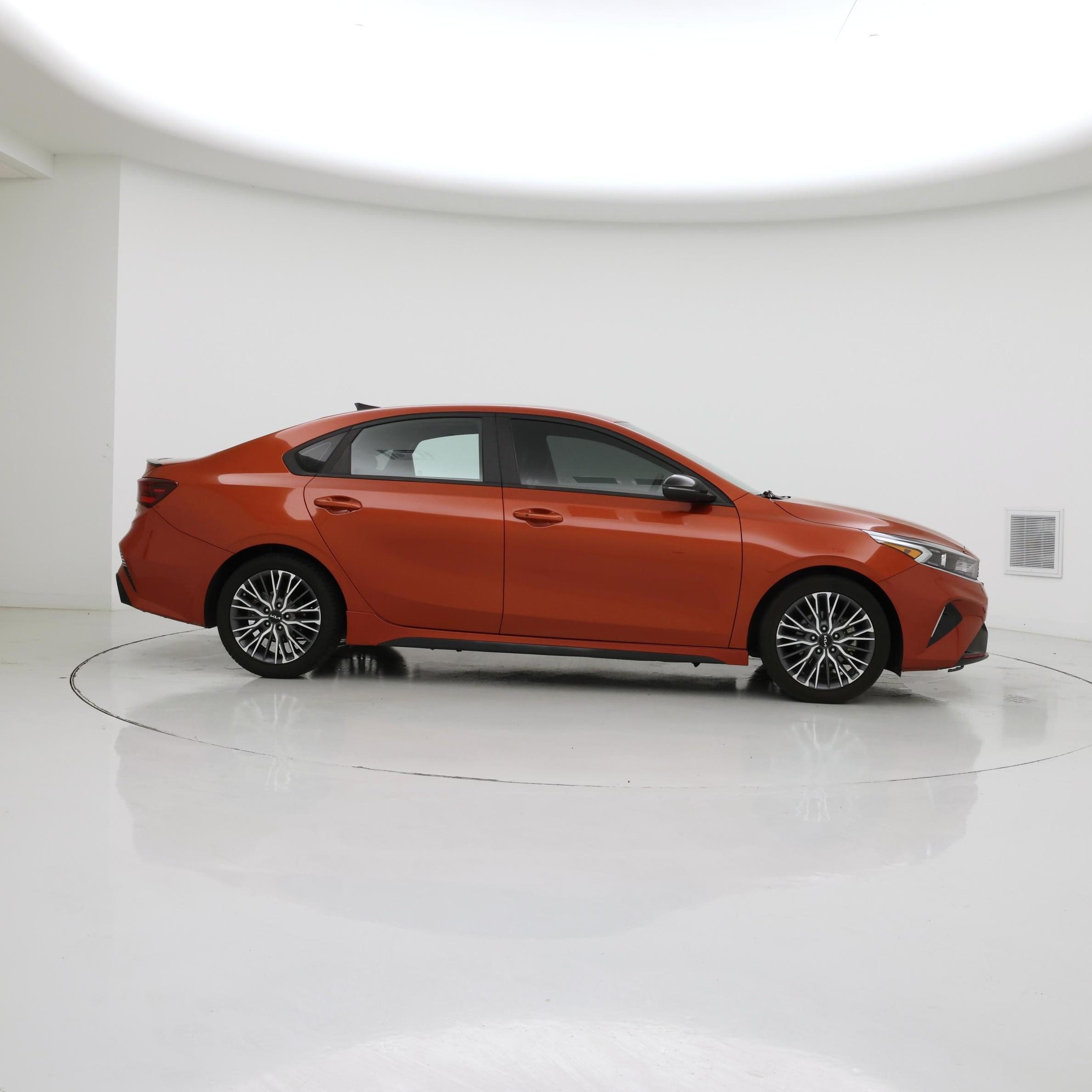 Thumbnail: 2023 Kia Forte - 7