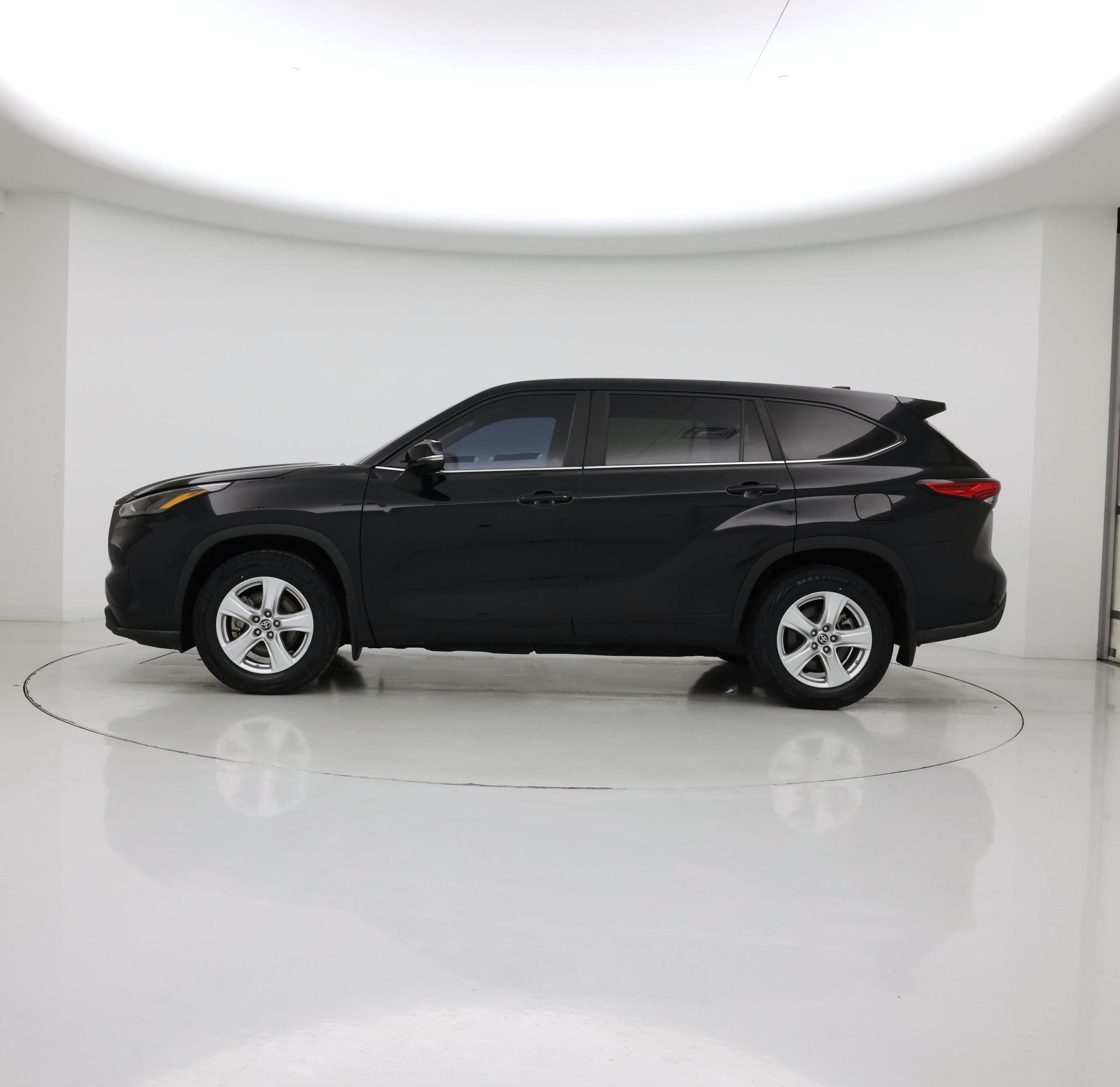 Thumbnail: 2023 Toyota Highlander - 3