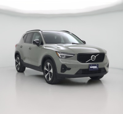 2023 Volvo XC40 B4 Ultimate Dark Theme