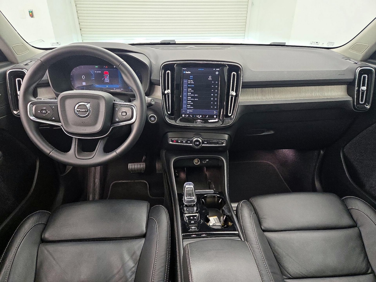 2023 Volvo XC40 Ultimate - Photo 10