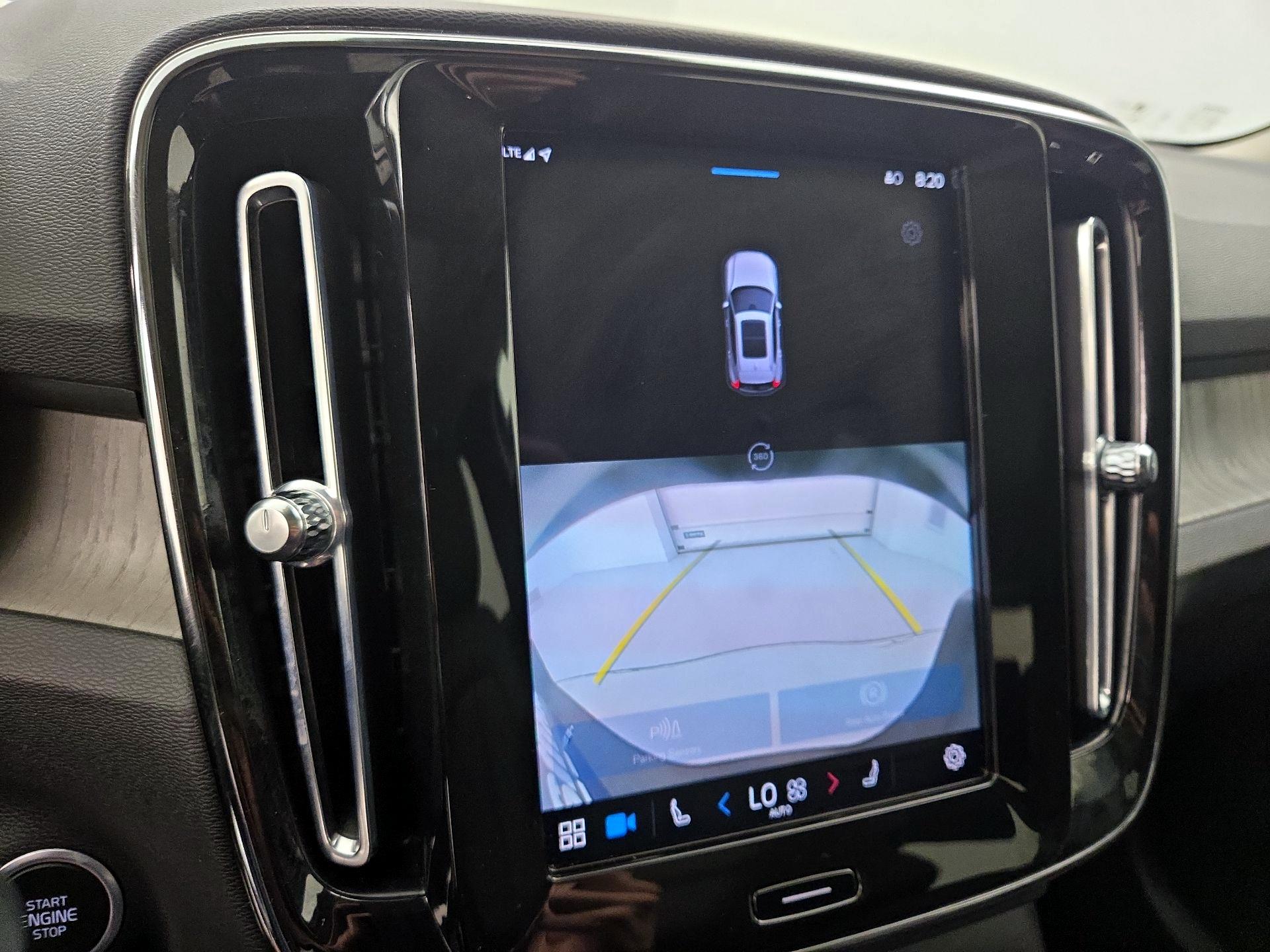 Thumbnail: 2023 Volvo XC40 - 13