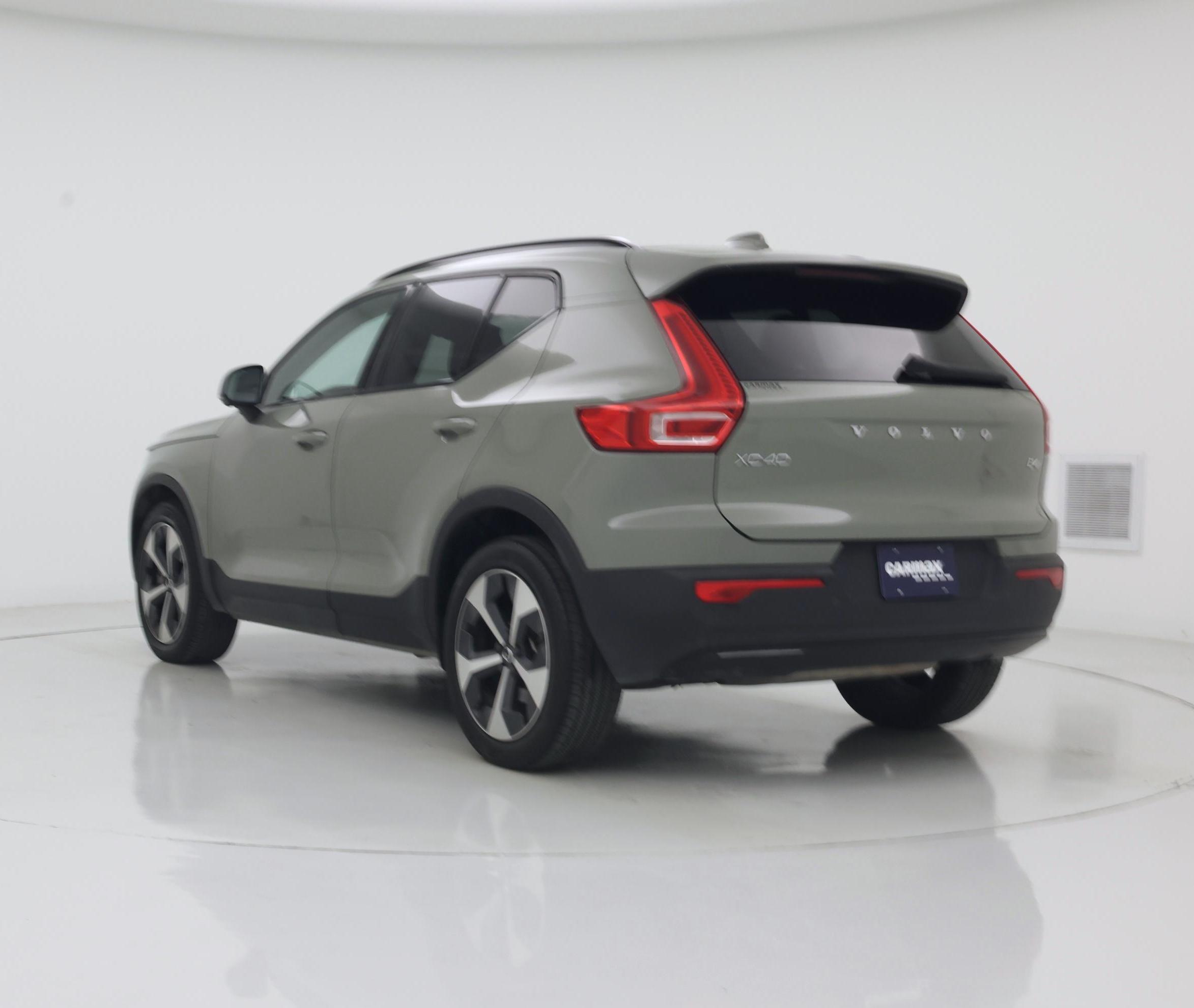 Thumbnail: 2023 Volvo XC40 - 2