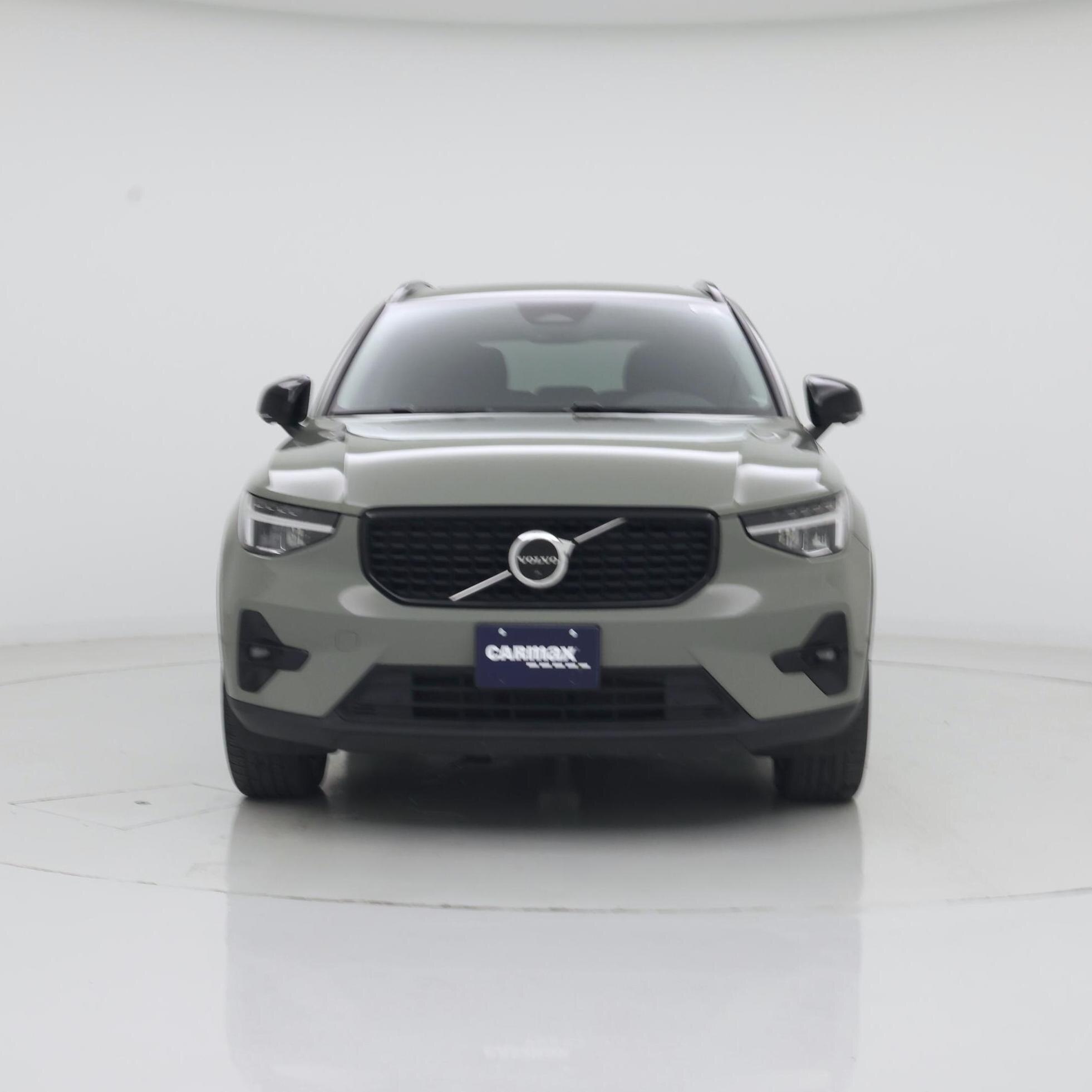Thumbnail: 2023 Volvo XC40 - 5