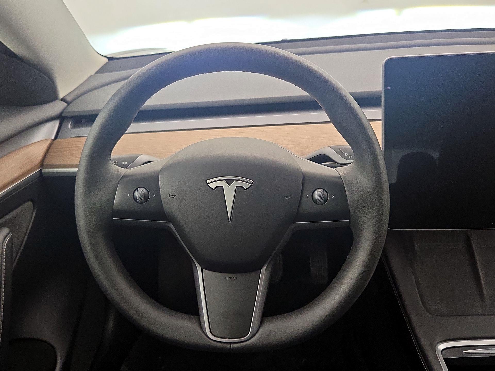 Thumbnail: 2023 Tesla Model 3 - 10