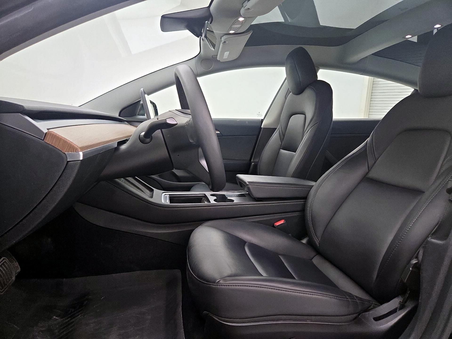 Thumbnail: 2023 Tesla Model 3 - 11