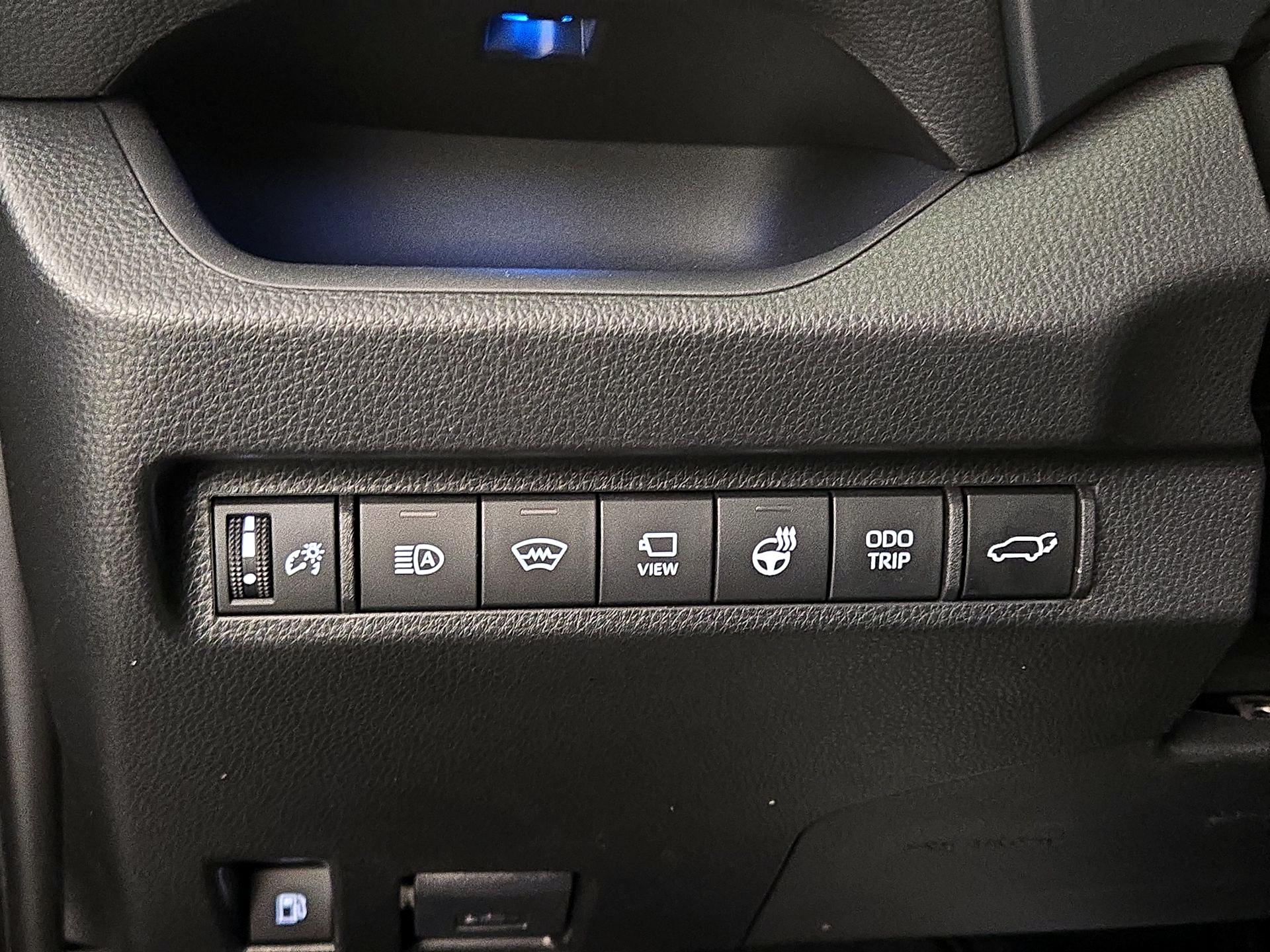 Thumbnail: 2025 Toyota RAV4 - 13