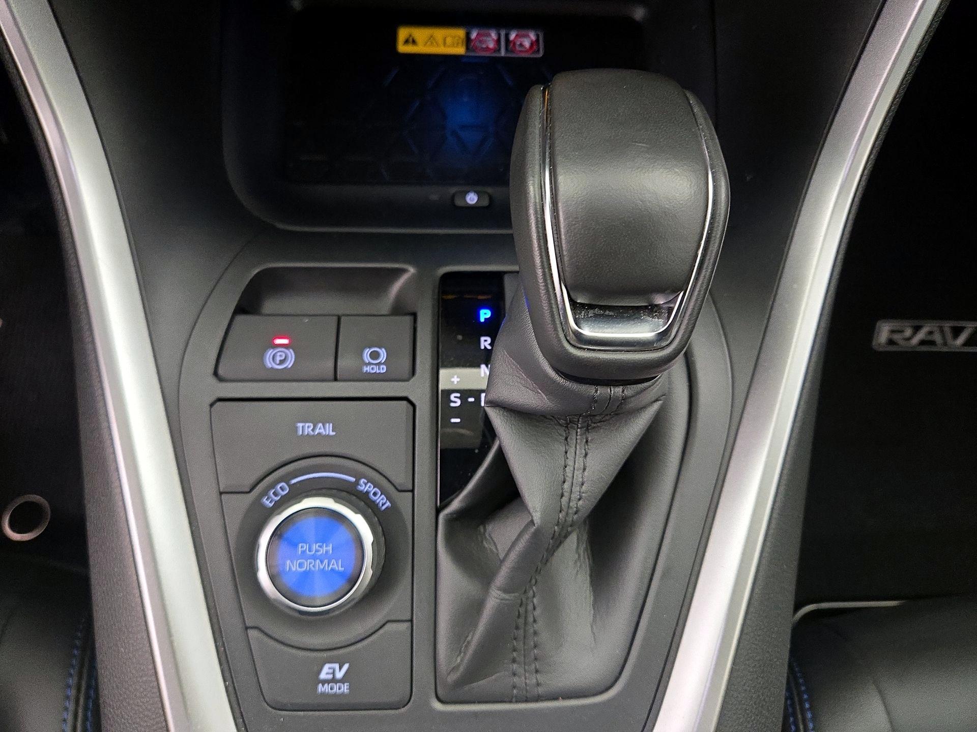 Thumbnail: 2025 Toyota RAV4 - 17