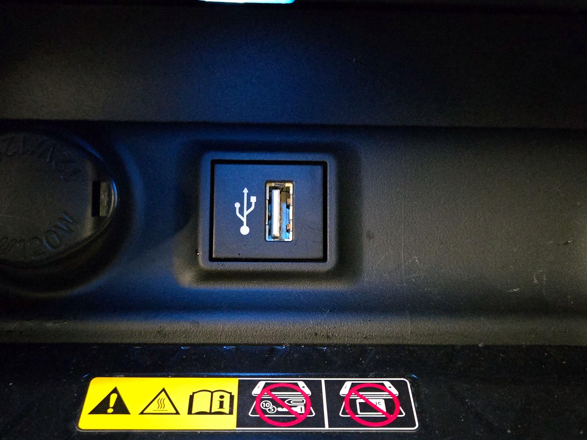 Thumbnail: 2025 Toyota RAV4 - 18