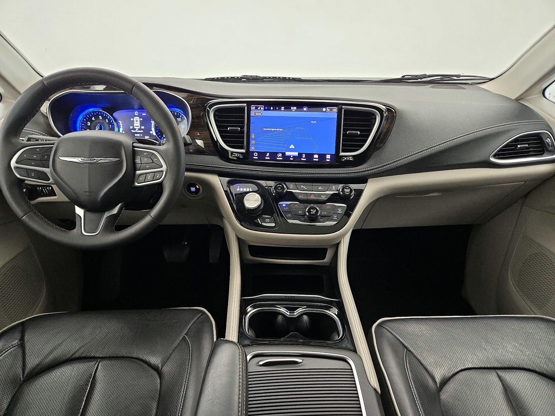 Thumbnail: 2023 Chrysler Pacifica - 9