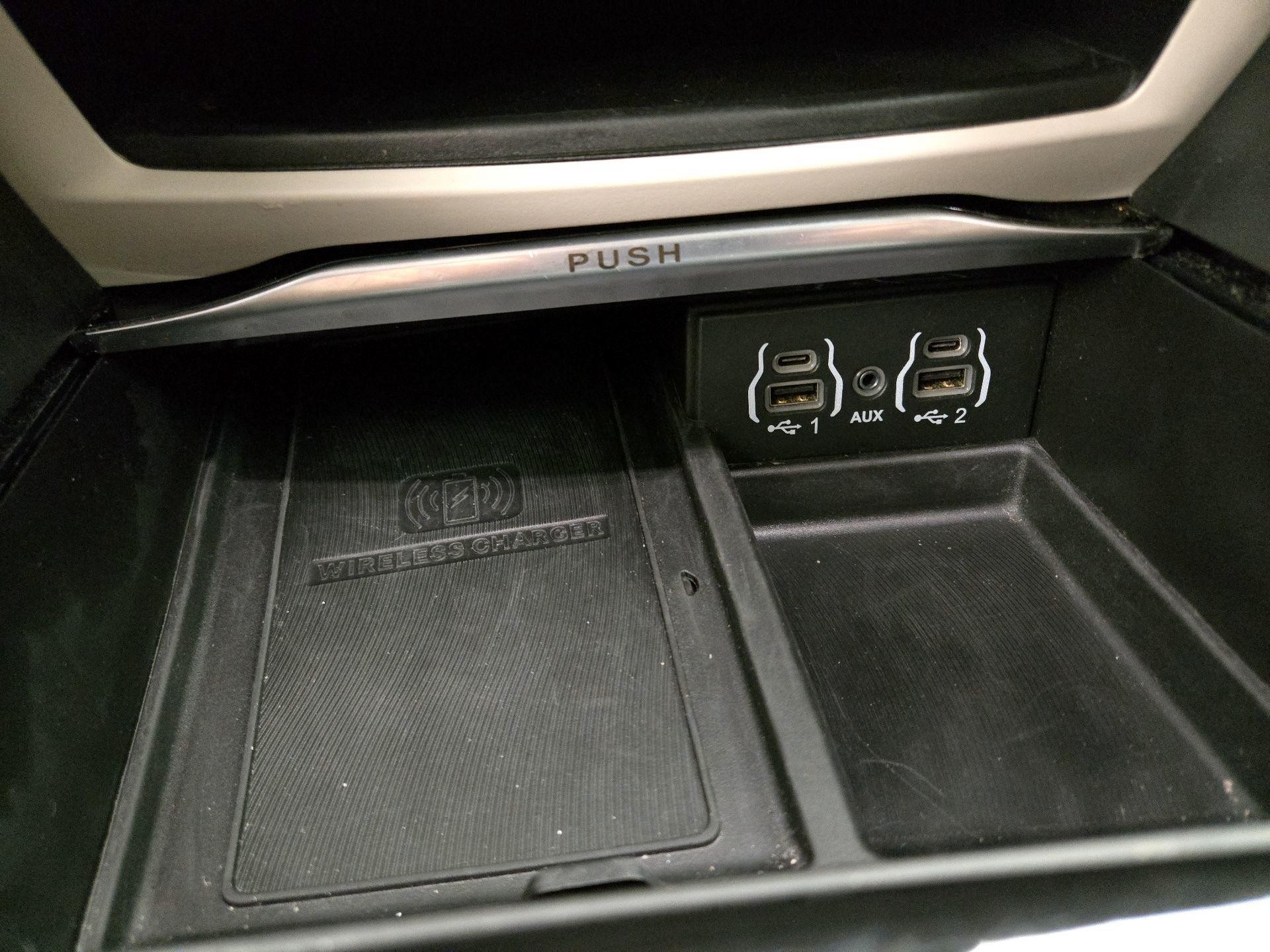 Thumbnail: 2023 Chrysler Pacifica - 19