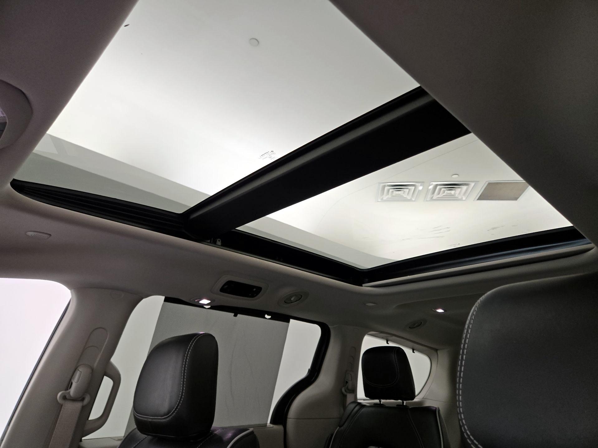 Thumbnail: 2023 Chrysler Pacifica - 20