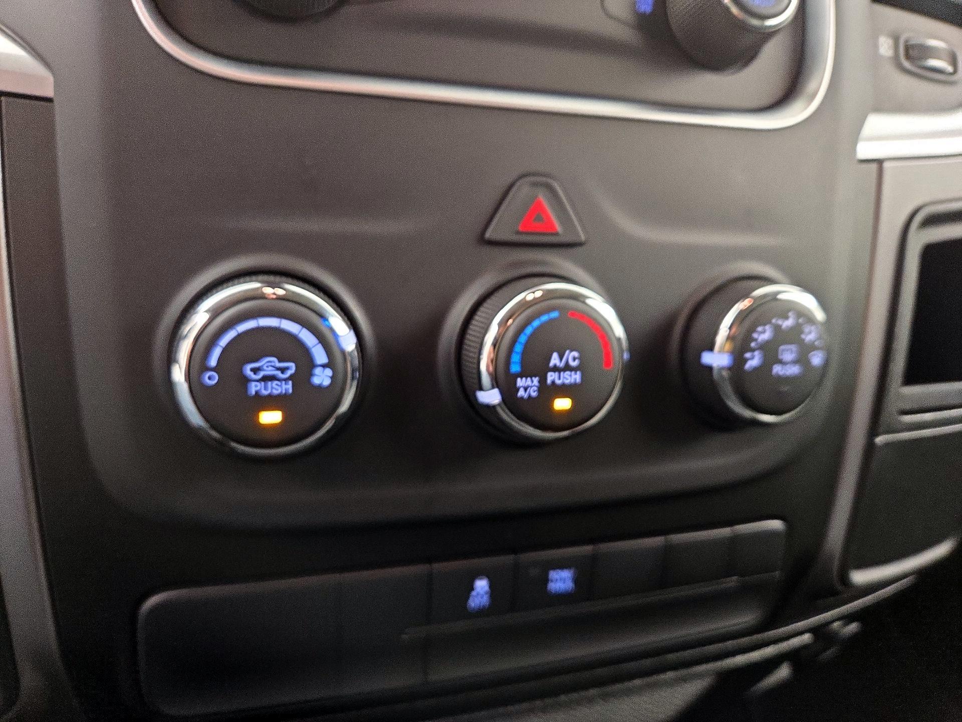 Thumbnail: 2022 RAM 1500 Classic - 16