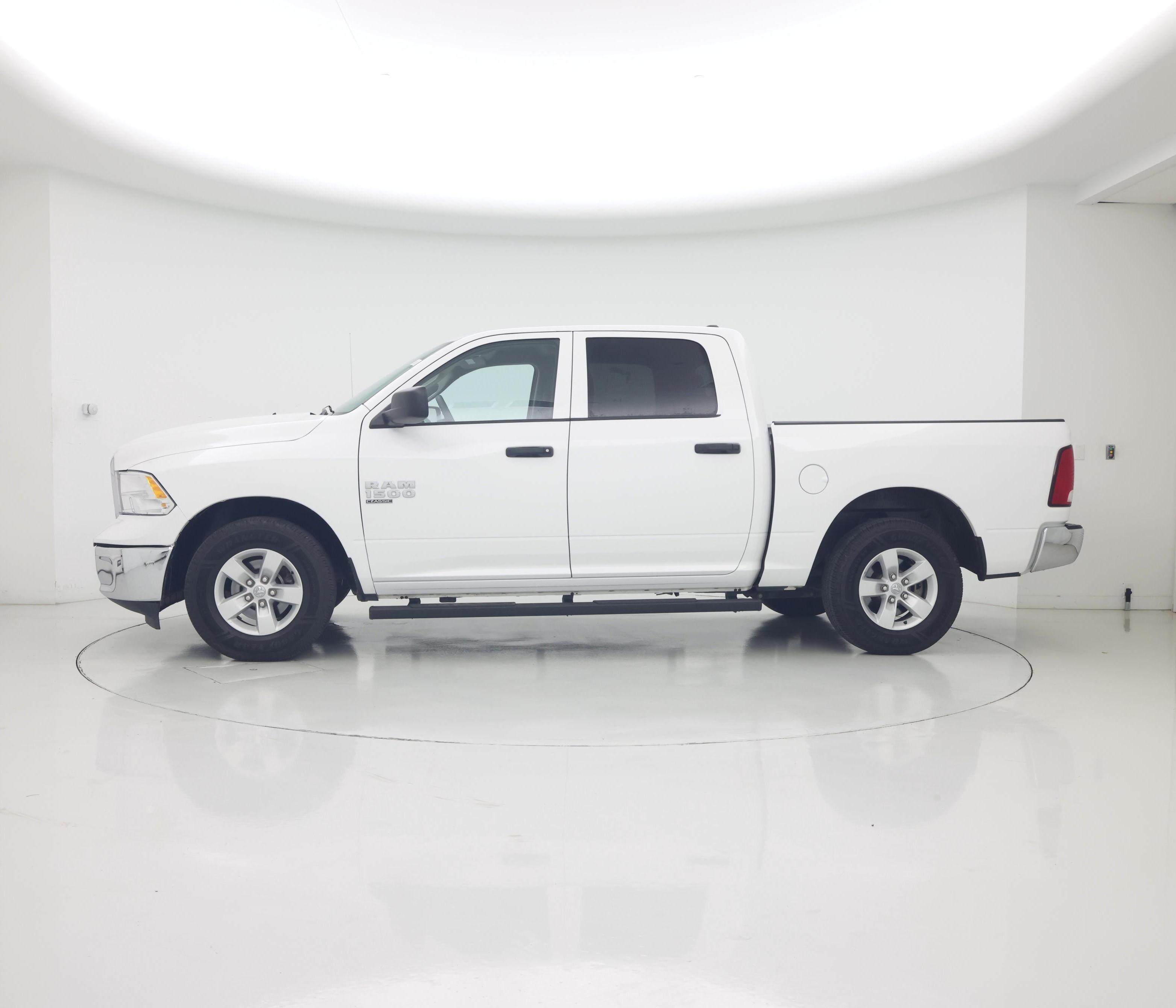 Thumbnail: 2022 RAM 1500 Classic - 3