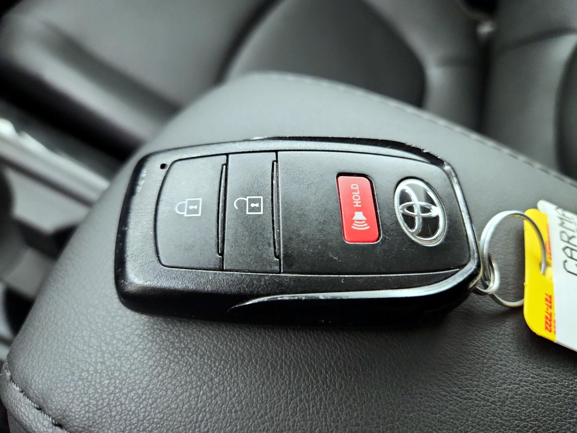 Thumbnail: 2022 Toyota Corolla Cross - 18