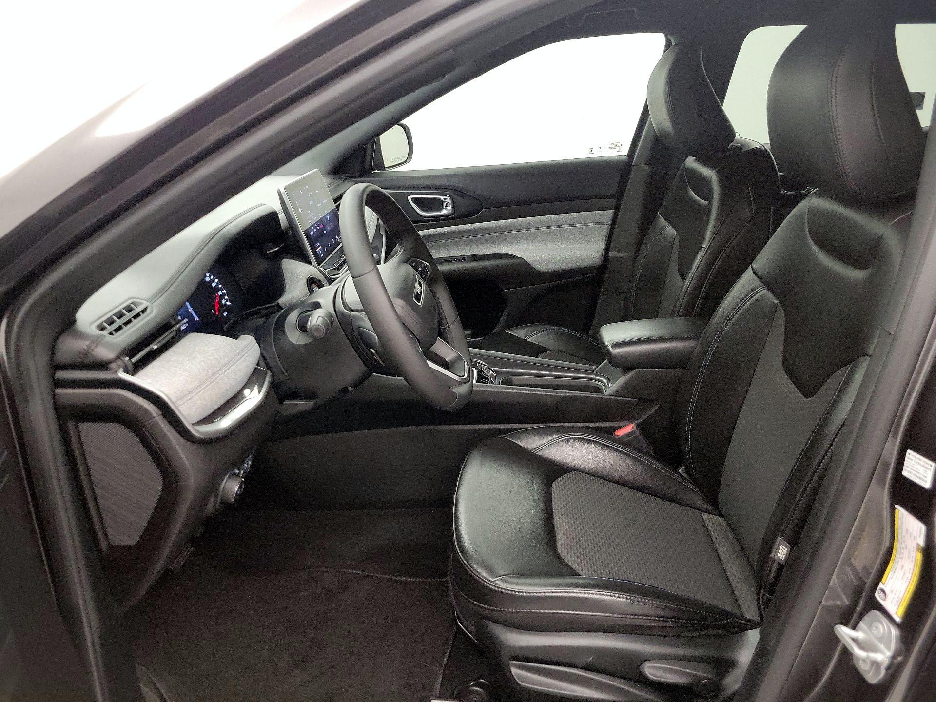 Thumbnail: 2023 Jeep Compass - 11