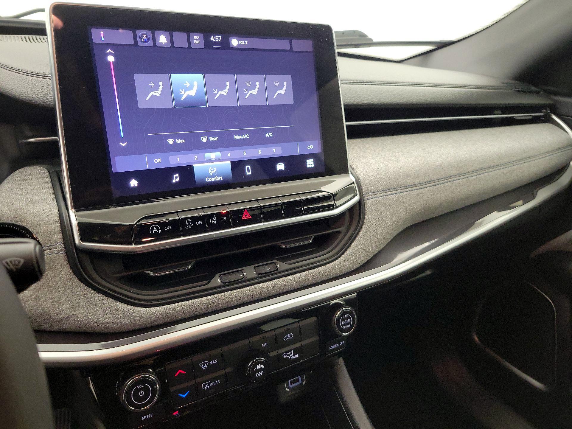 Thumbnail: 2023 Jeep Compass - 16