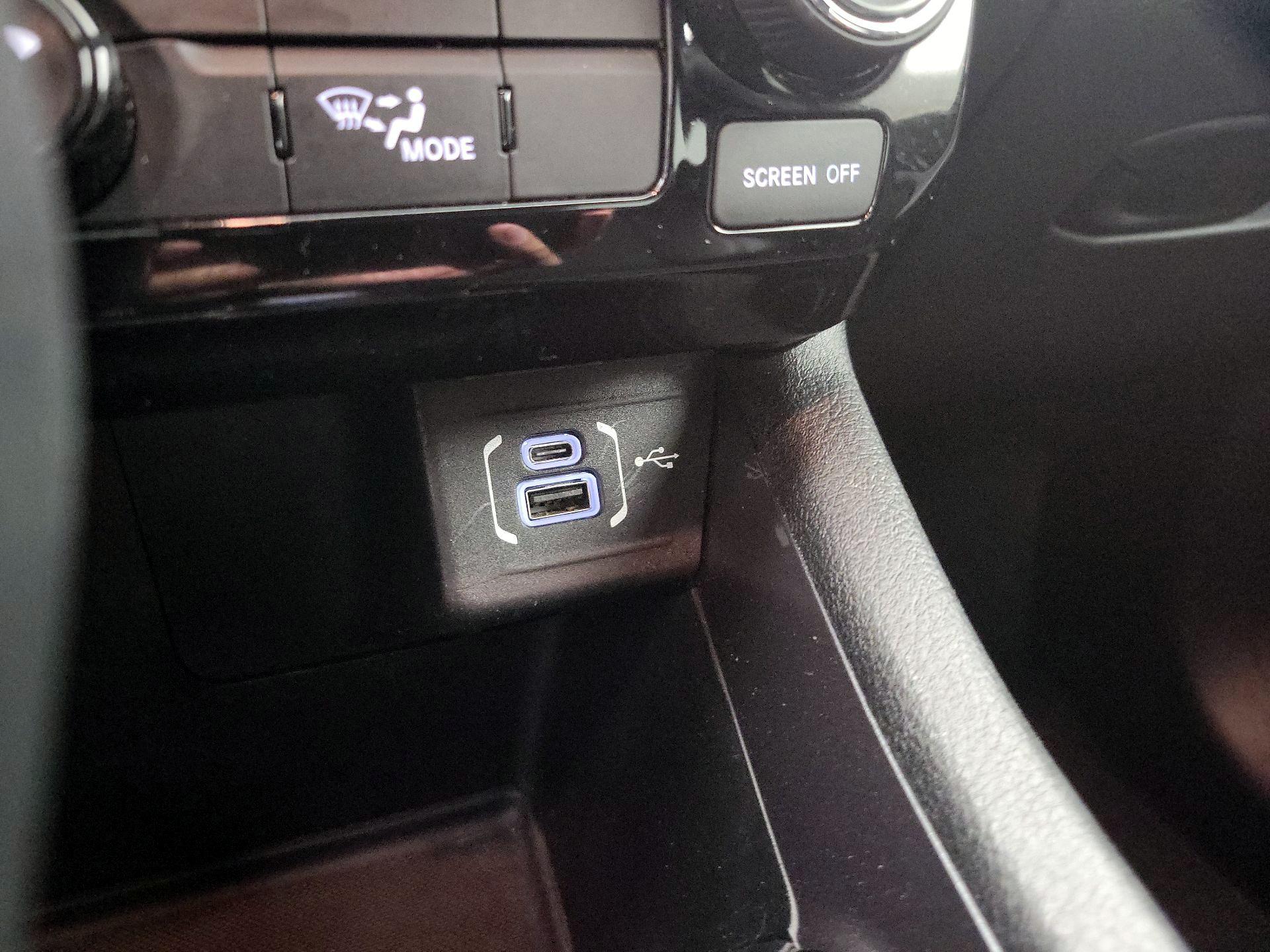 Thumbnail: 2023 Jeep Compass - 18