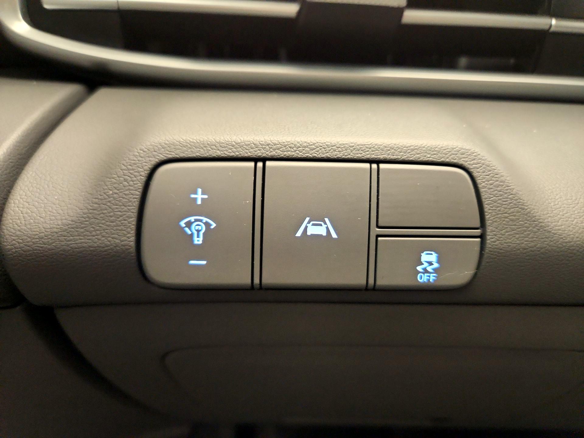 Thumbnail: 2022 Hyundai Elantra - 13