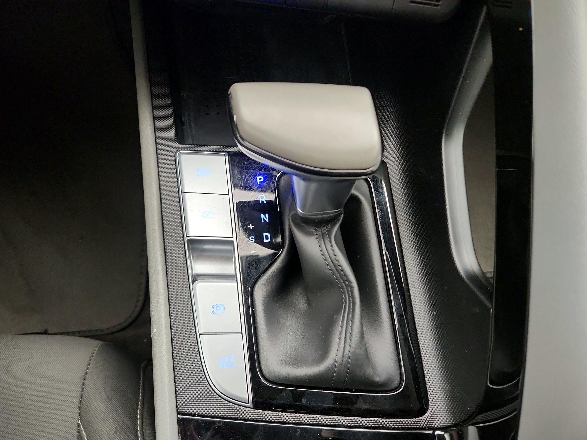 Thumbnail: 2022 Hyundai Elantra - 17