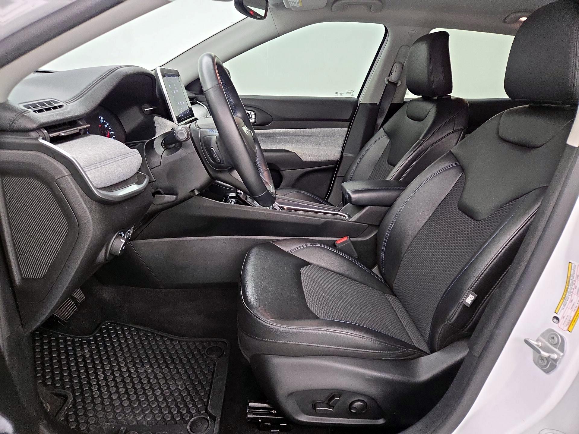 Thumbnail: 2022 Jeep Compass - 11