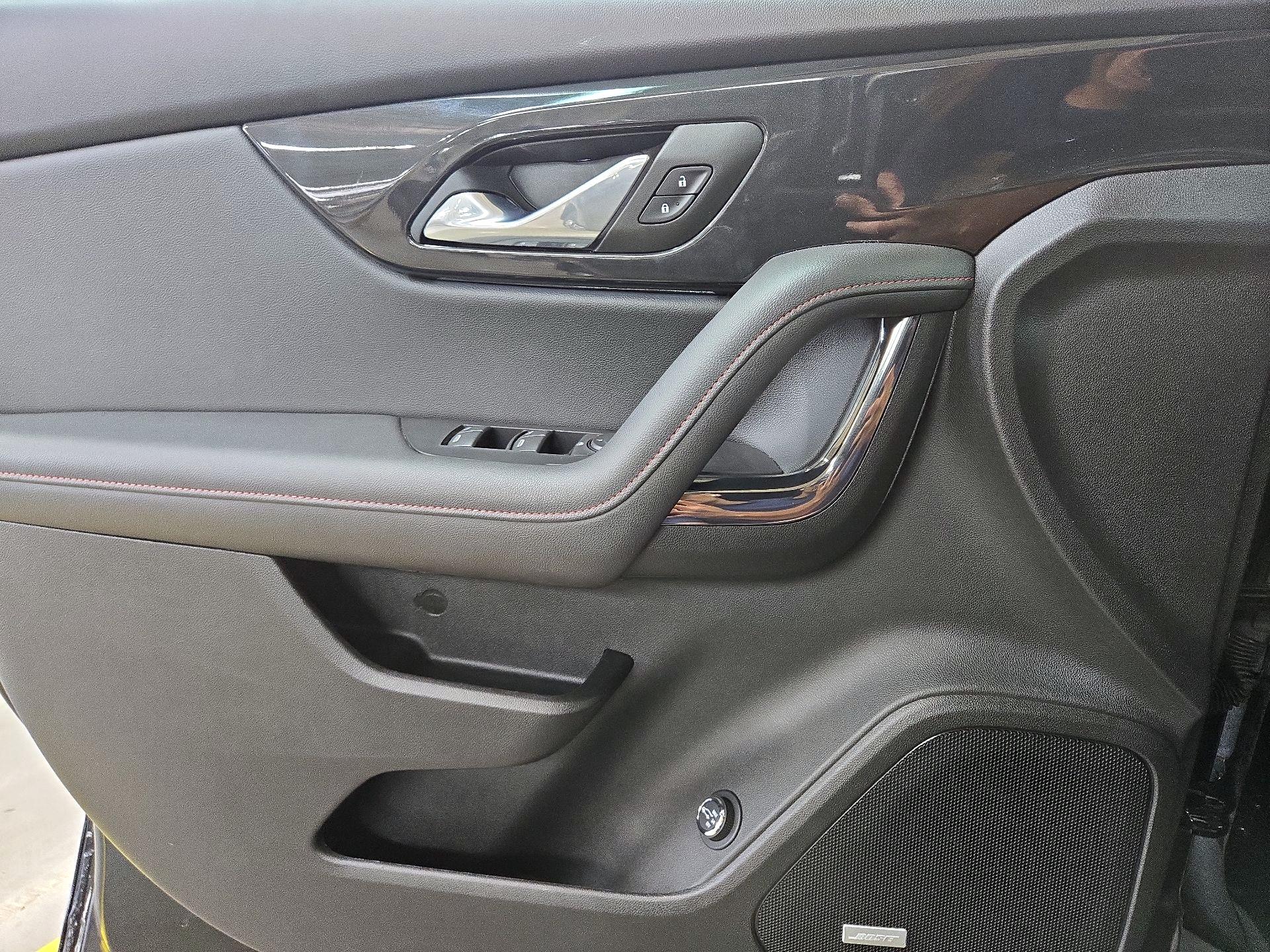 Thumbnail: 2025 Chevrolet Blazer - 12