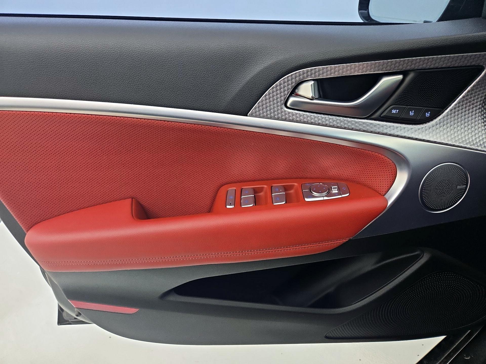 Thumbnail: 2023 Genesis G70 - 12