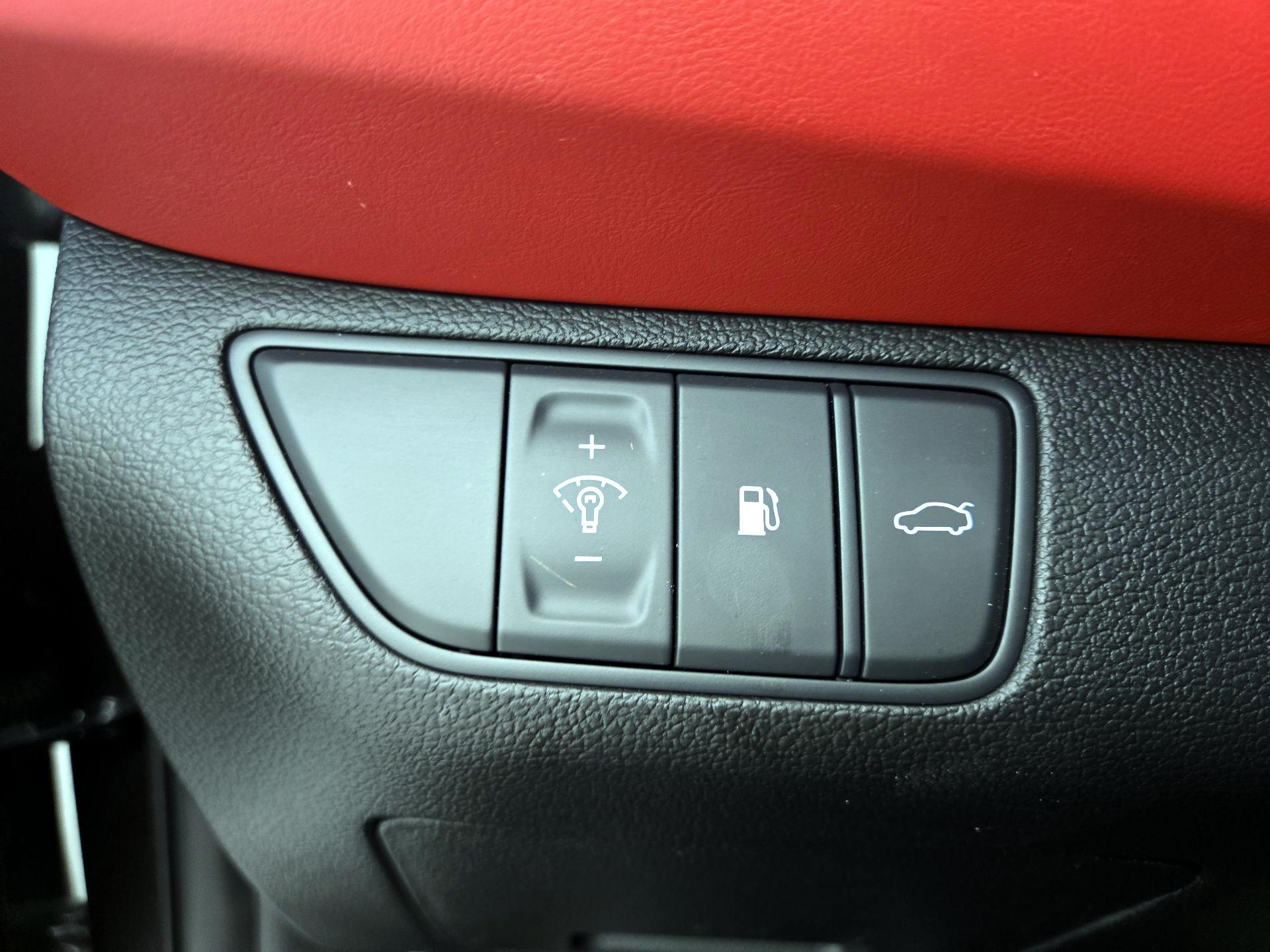 Thumbnail: 2023 Genesis G70 - 13