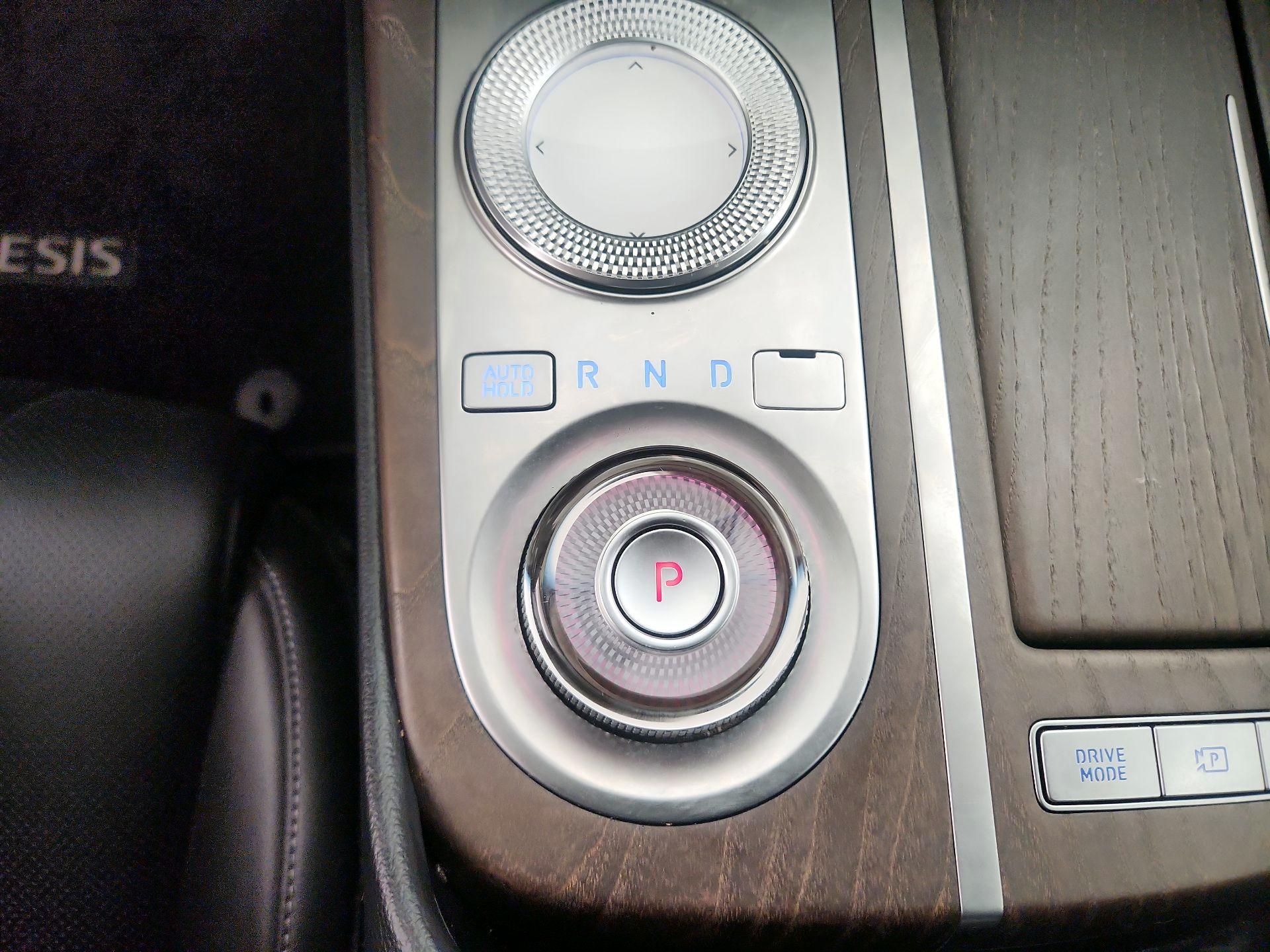 Thumbnail: 2021 Genesis G80 - 16