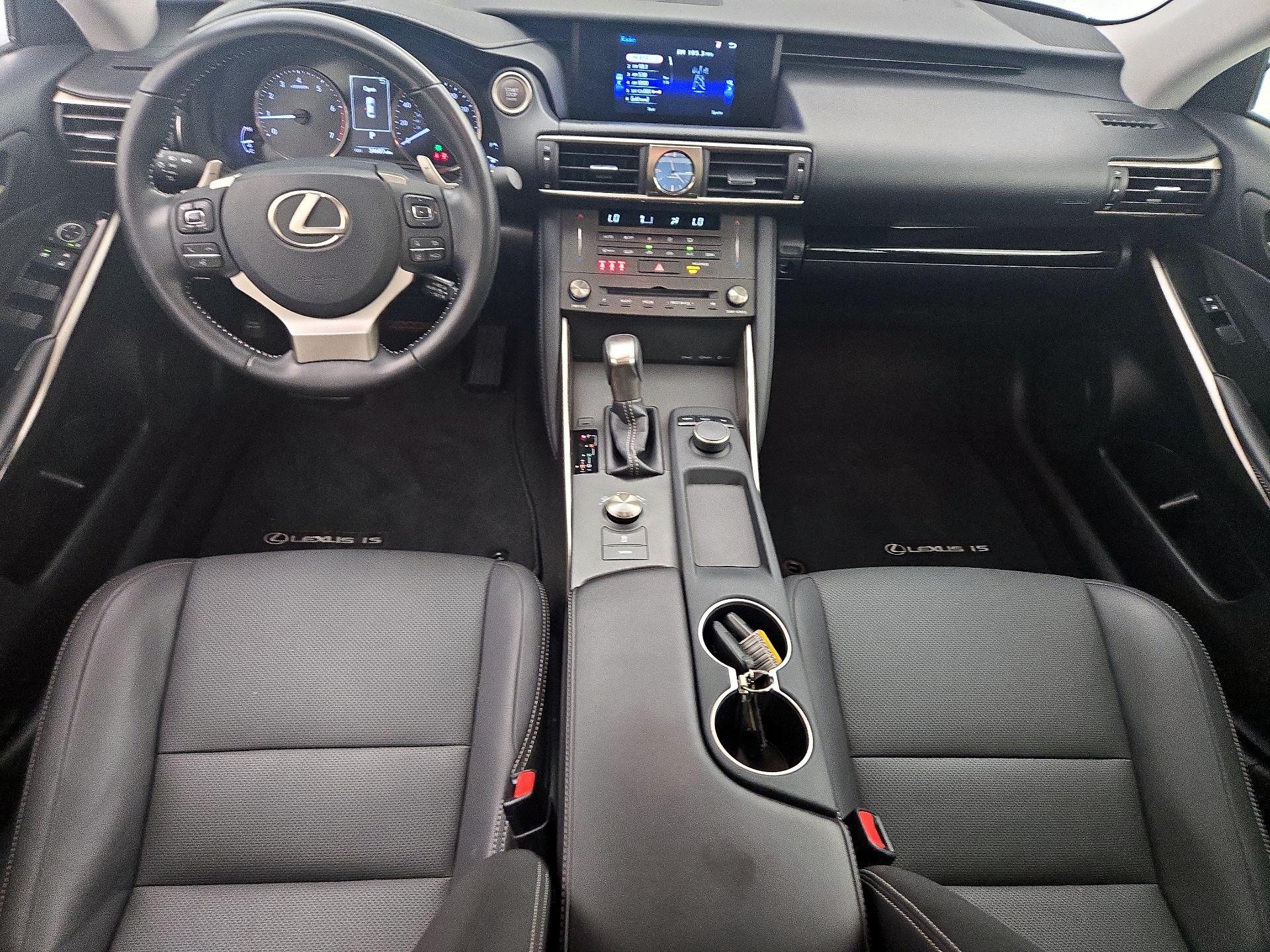 Thumbnail: 2020 Lexus IS - 9