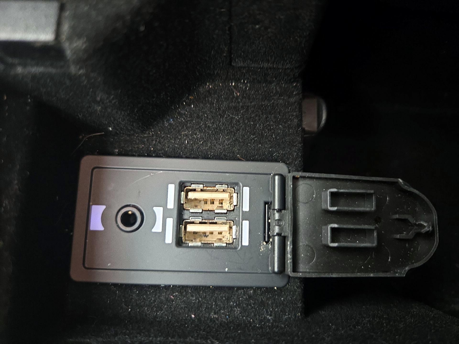 Thumbnail: 2020 Lexus IS - 18