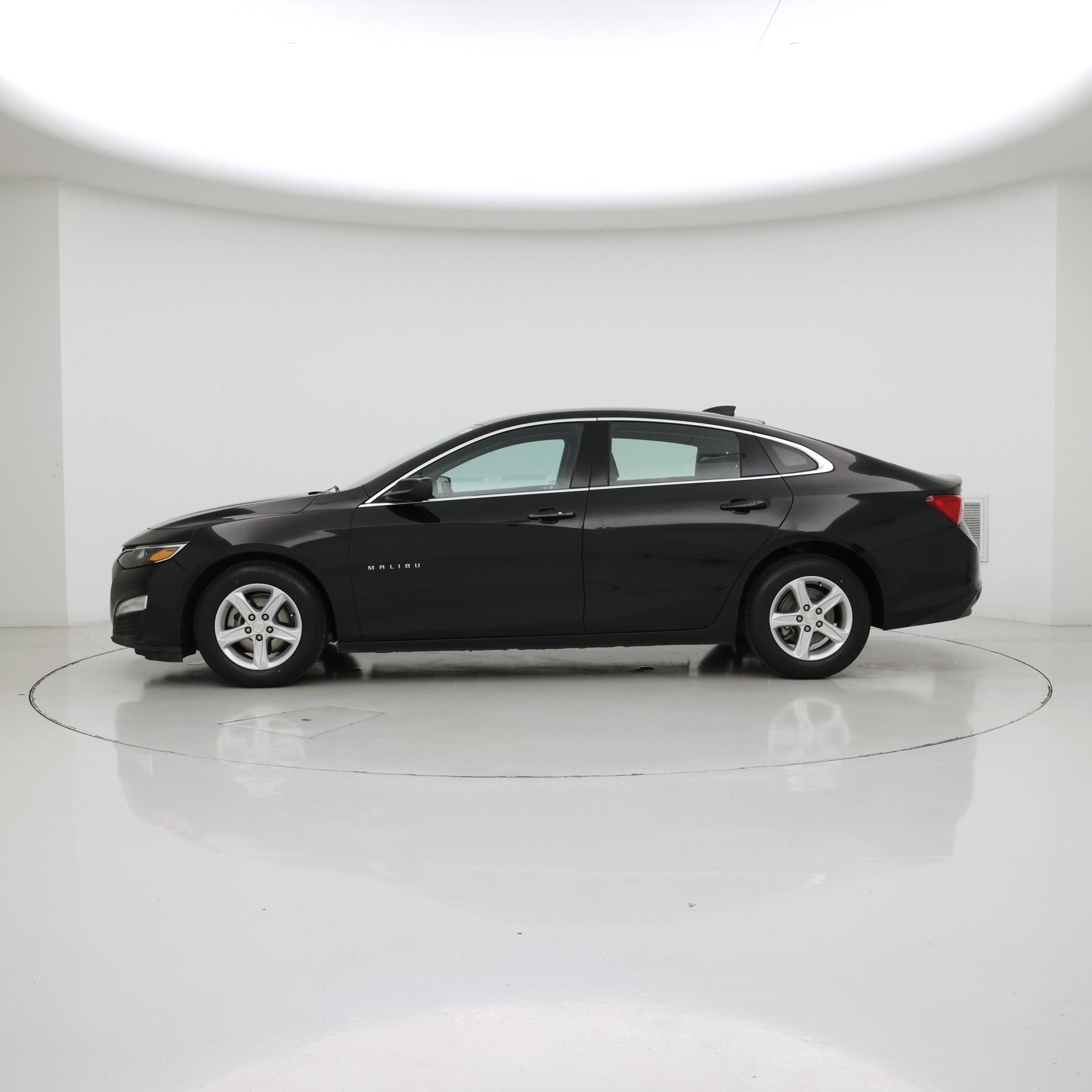 Thumbnail: 2024 Chevrolet Malibu - 3