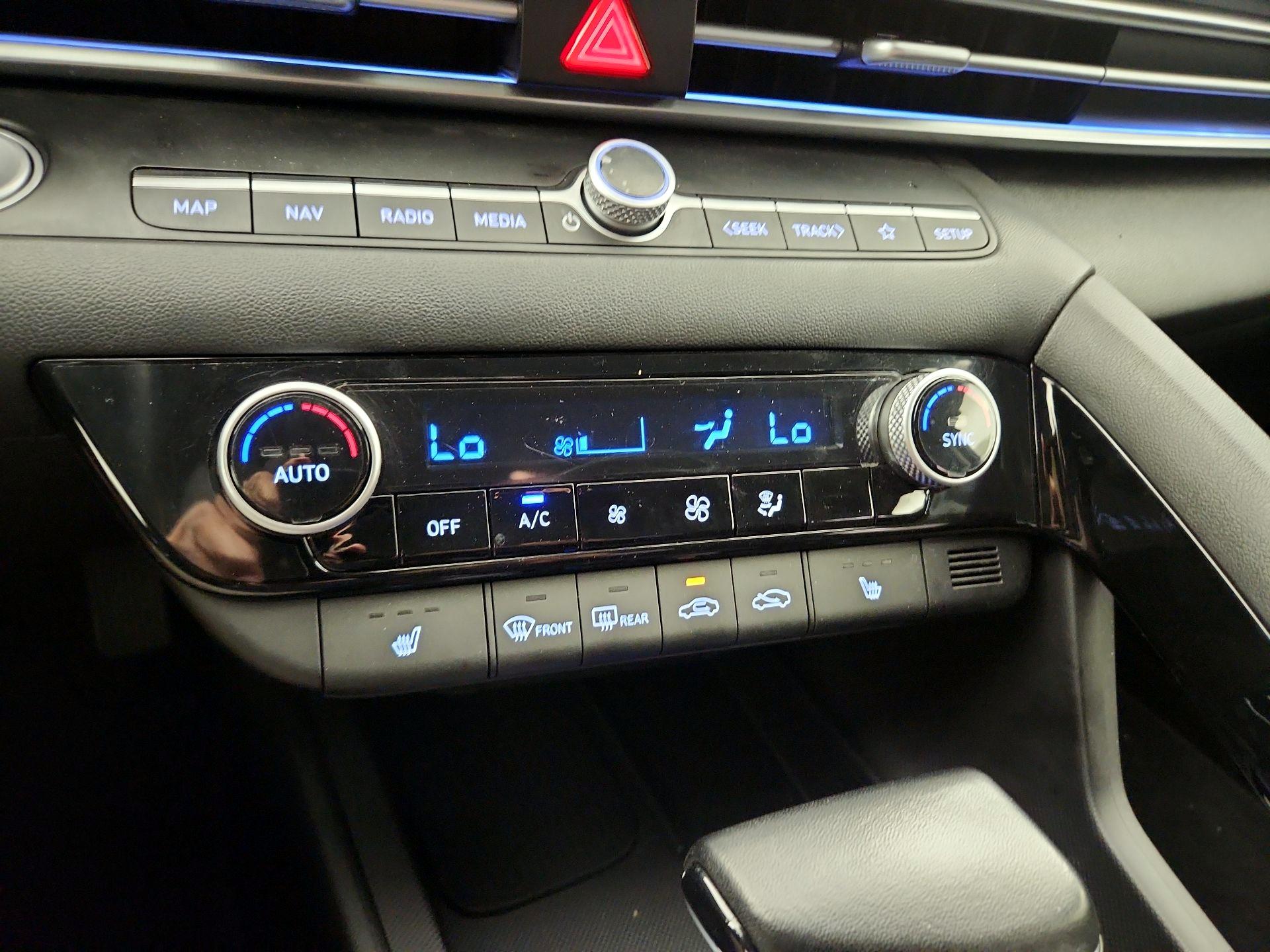 Thumbnail: 2024 Hyundai Elantra - 17