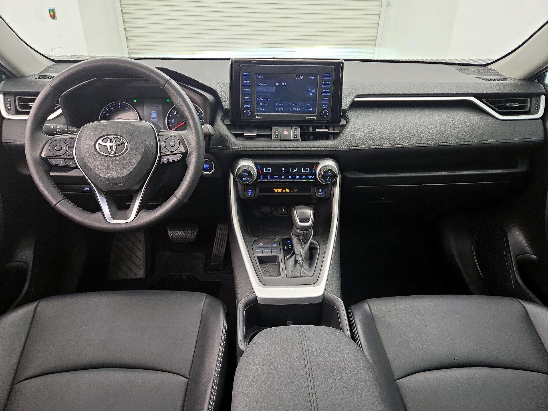 Thumbnail: 2022 Toyota RAV4 - 9